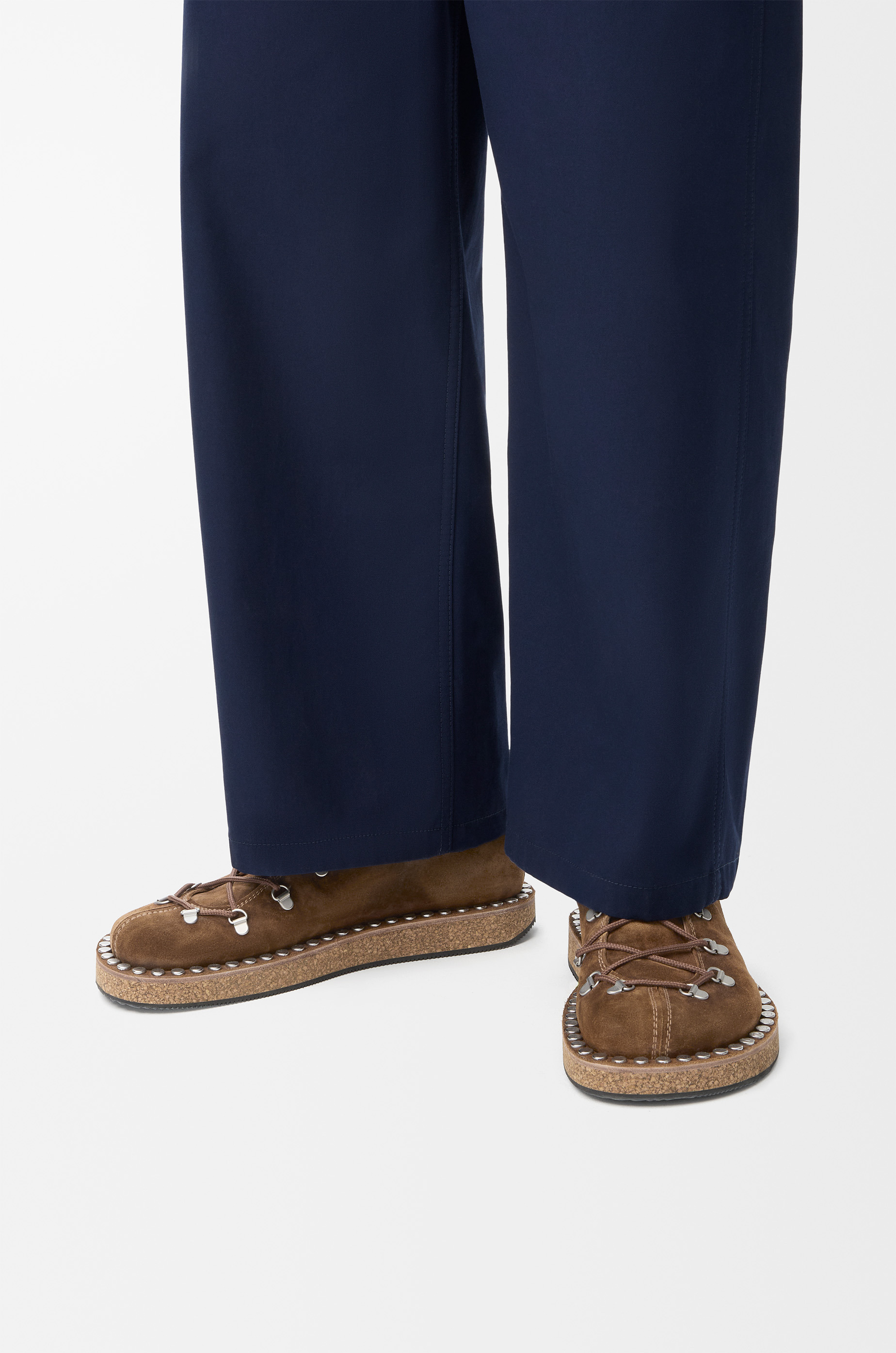 Rivet lace-up in suede calfskin - 2