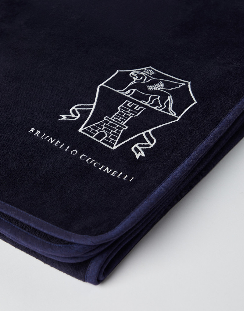 Cotton terrycloth beach towel with linen piping 3