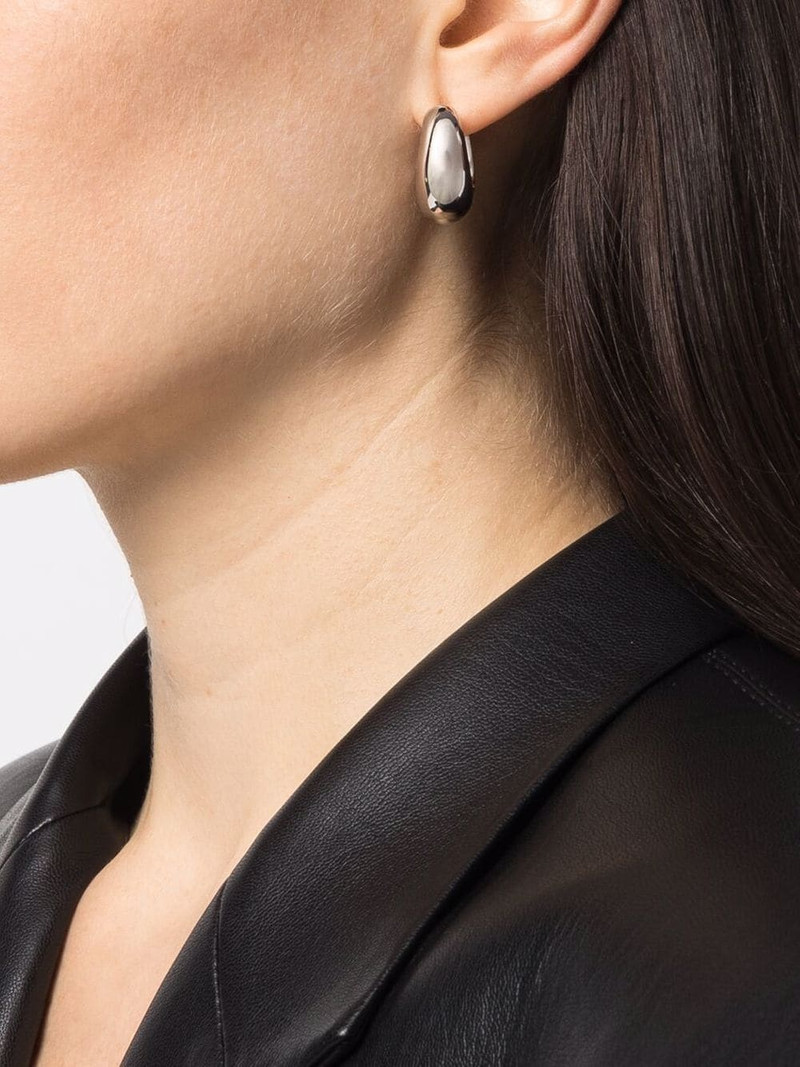 TOM WOOD medium Ice hoop earrings outlook