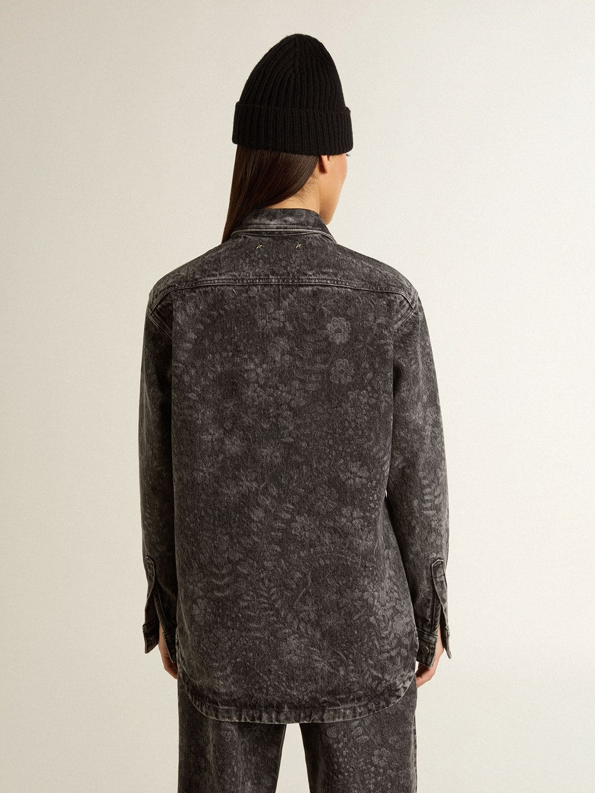 Women's black denim shirt with ton sur ton floral pattern - 4