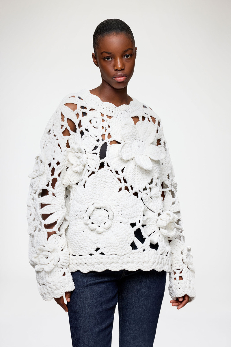 HANDKNIT CREWNECK IN WHITE 3