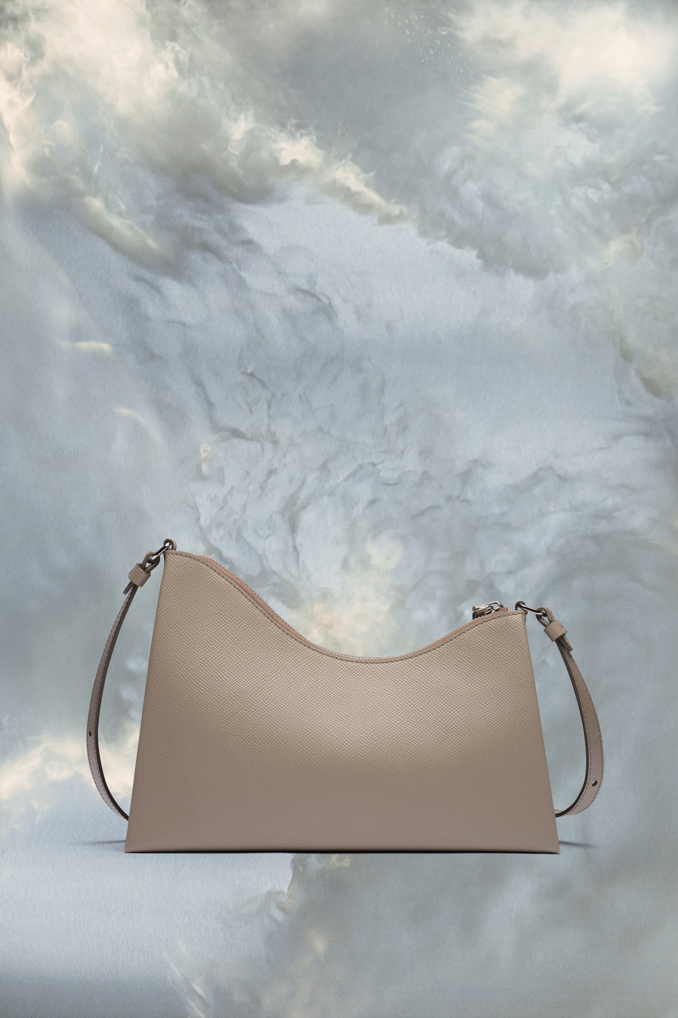 【MAISON MARGIELA】SNATCHED HOBO SMALL BAG Maison Margiela Snatched hobo small | REVERSIBLE