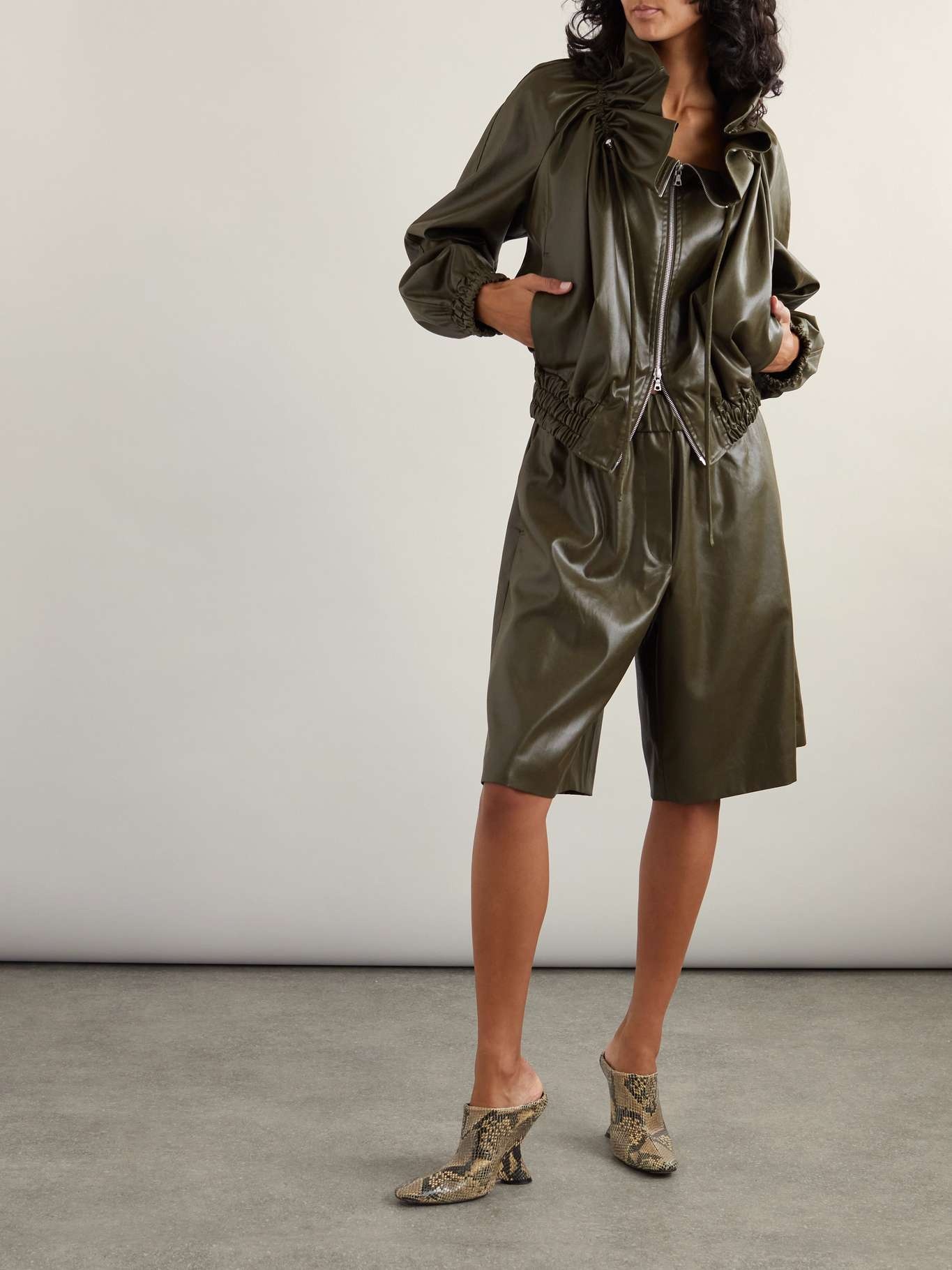 Faux leather shorts Dark green - 2
