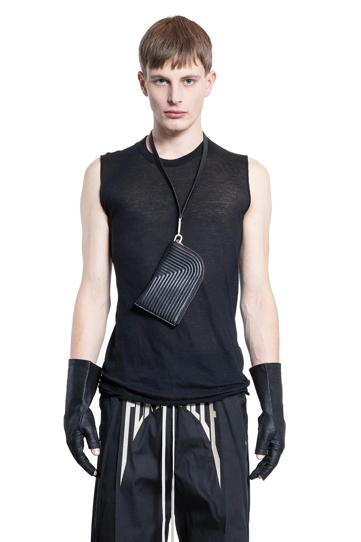 Hollywood-Basic-Sleeveless-T - 5