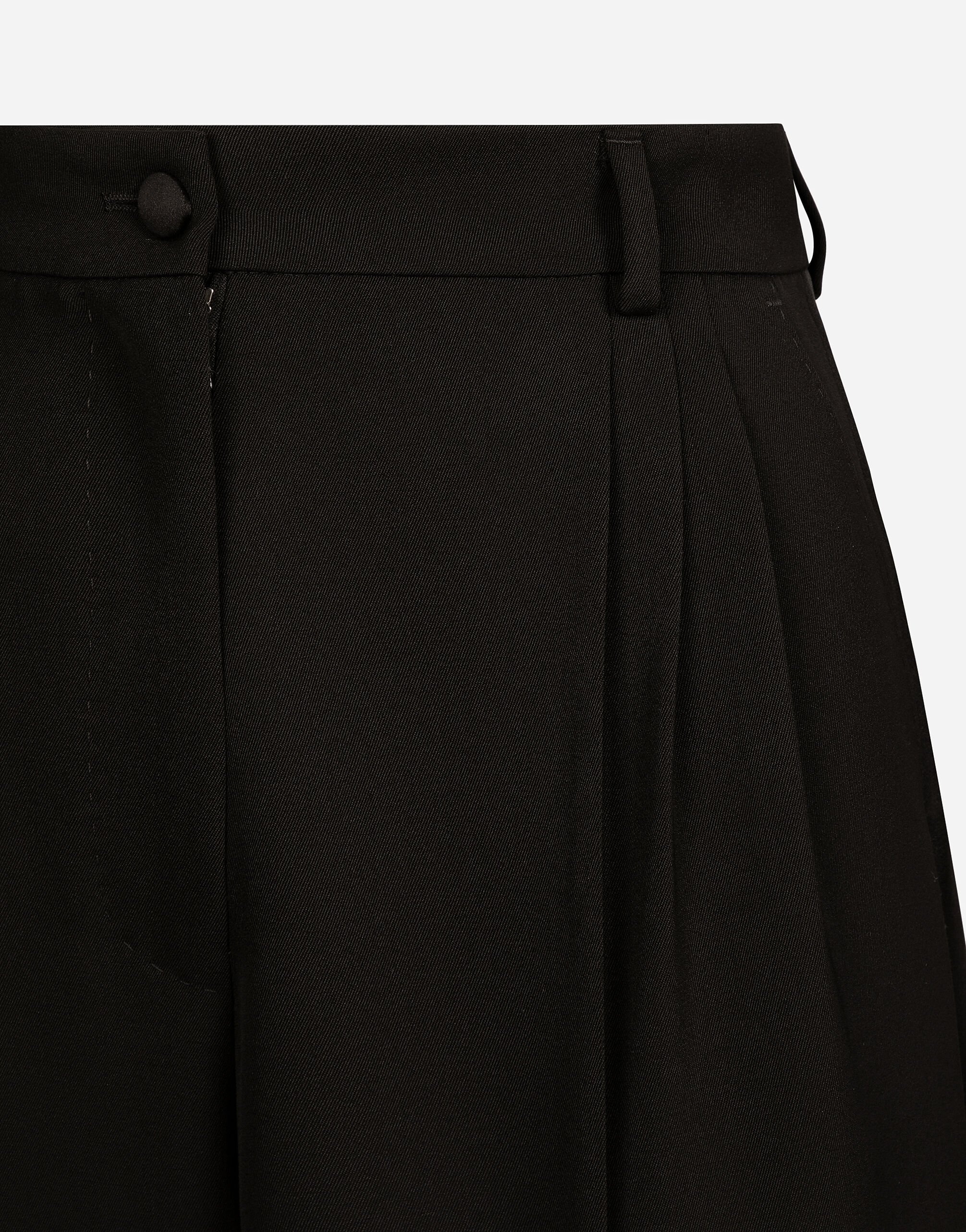 パンツ DOLCE & GABBANA WOOL GABARDINE TUXEDO BERMUDA SHORTS Dolce & Gabbana Wool gabardine tuxedo Bermuda shorts