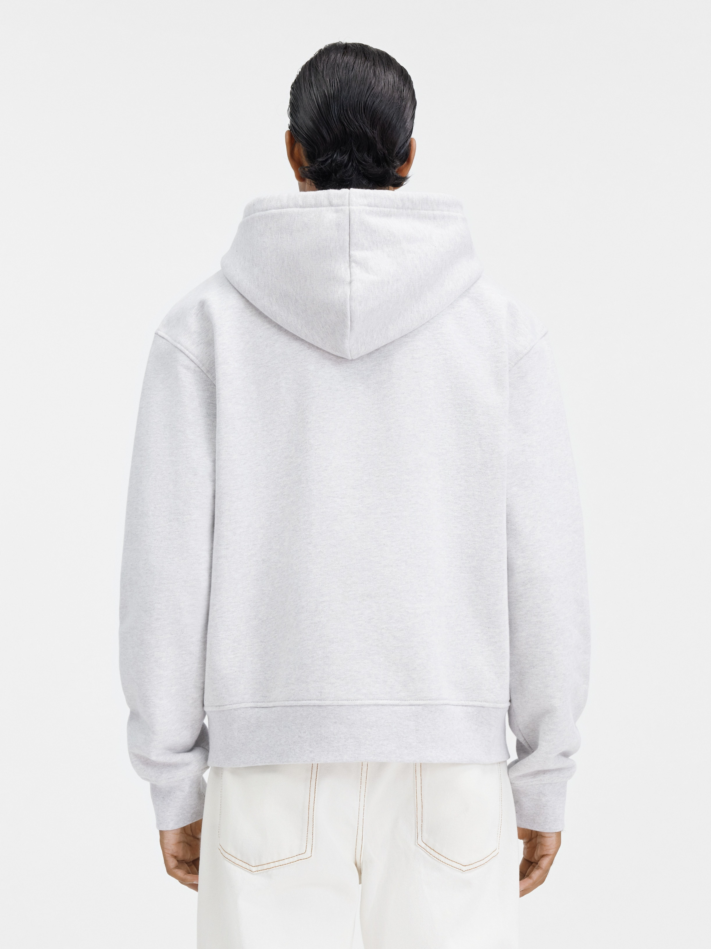 Le sweatshirt brodé - 2