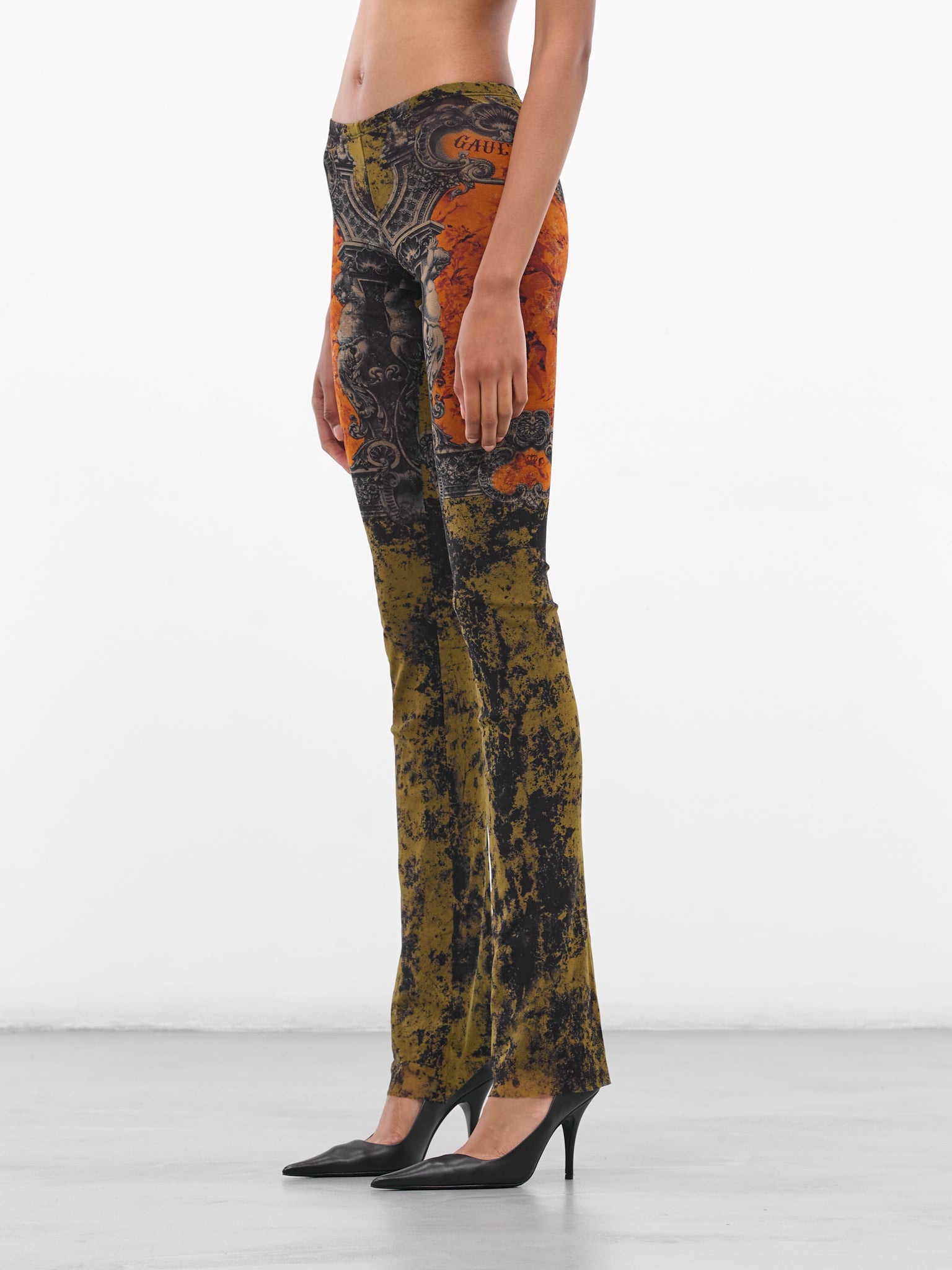 The "Médaillon" Graphic Leggings - 2