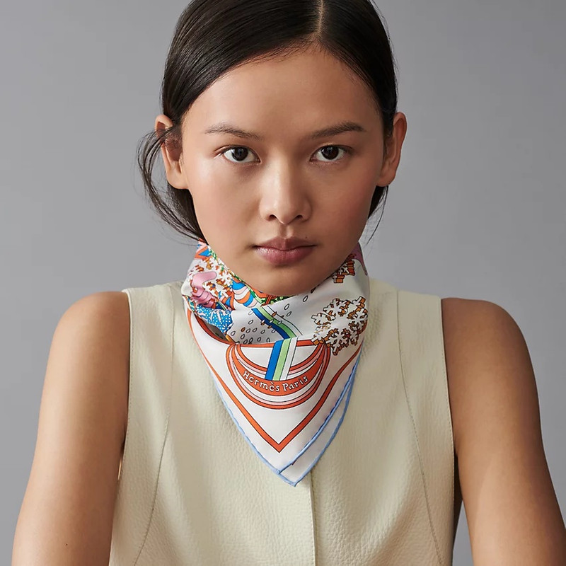 Hermès Le Sacre de l'Hiver scarf 45 outlook