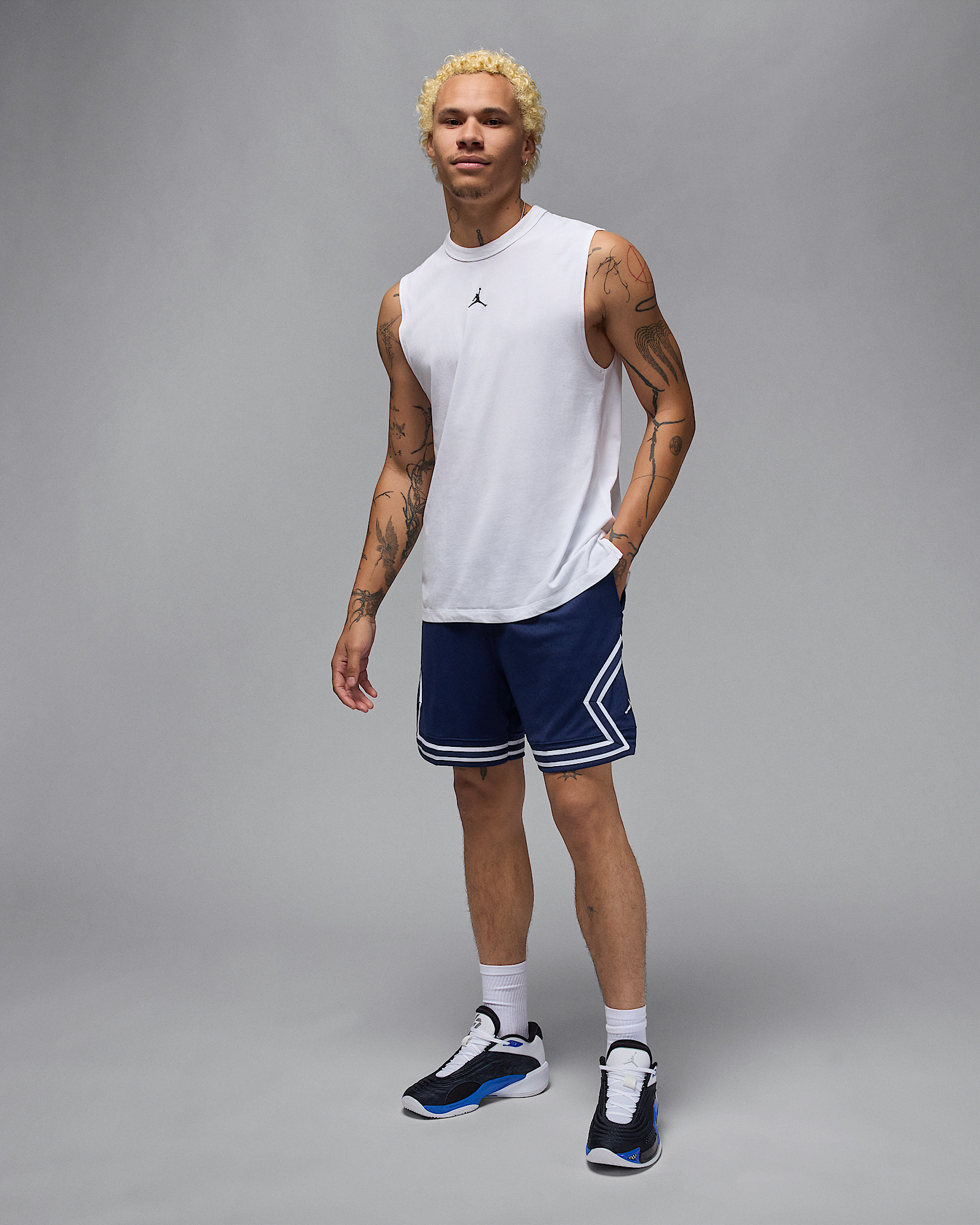 Jordan Sport Men's Dri-FIT Mesh Diamond Shorts - 6