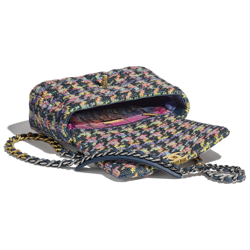 CHANEL 19 Flap Bag 3