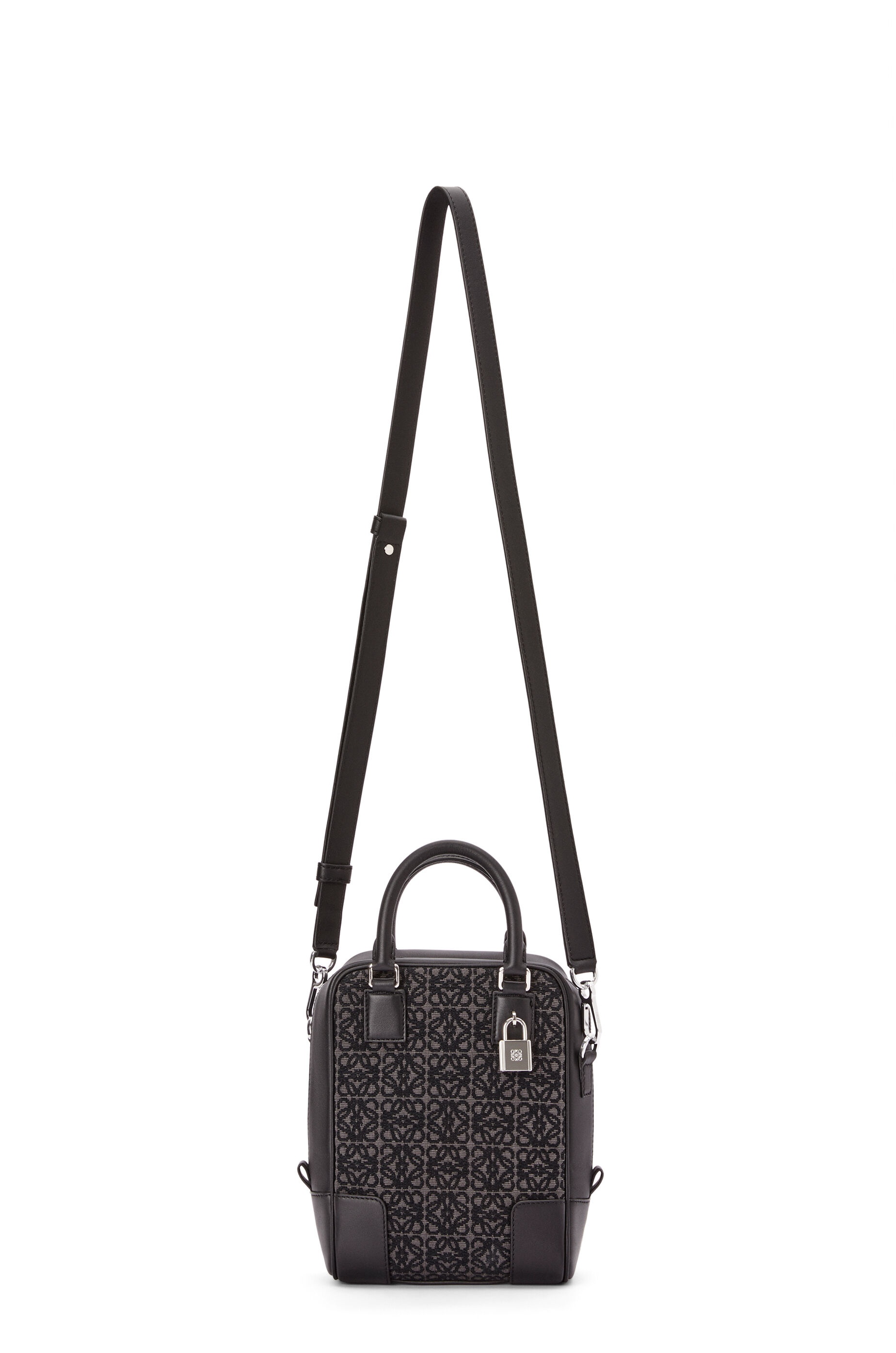 ショルダーバッグ LOEWE  Amazona 15 Vertical Anagram in Jacquard Loewe Amazona 15 in Anagram jacquard and calfskin | REVERSIBLE