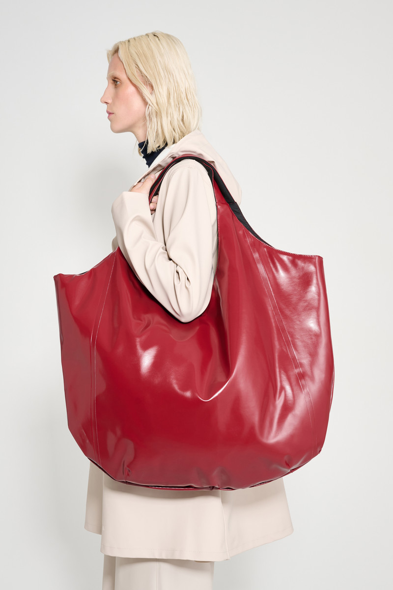 Stutterheim Svea Puffer Bag Opal Burgundy outlook