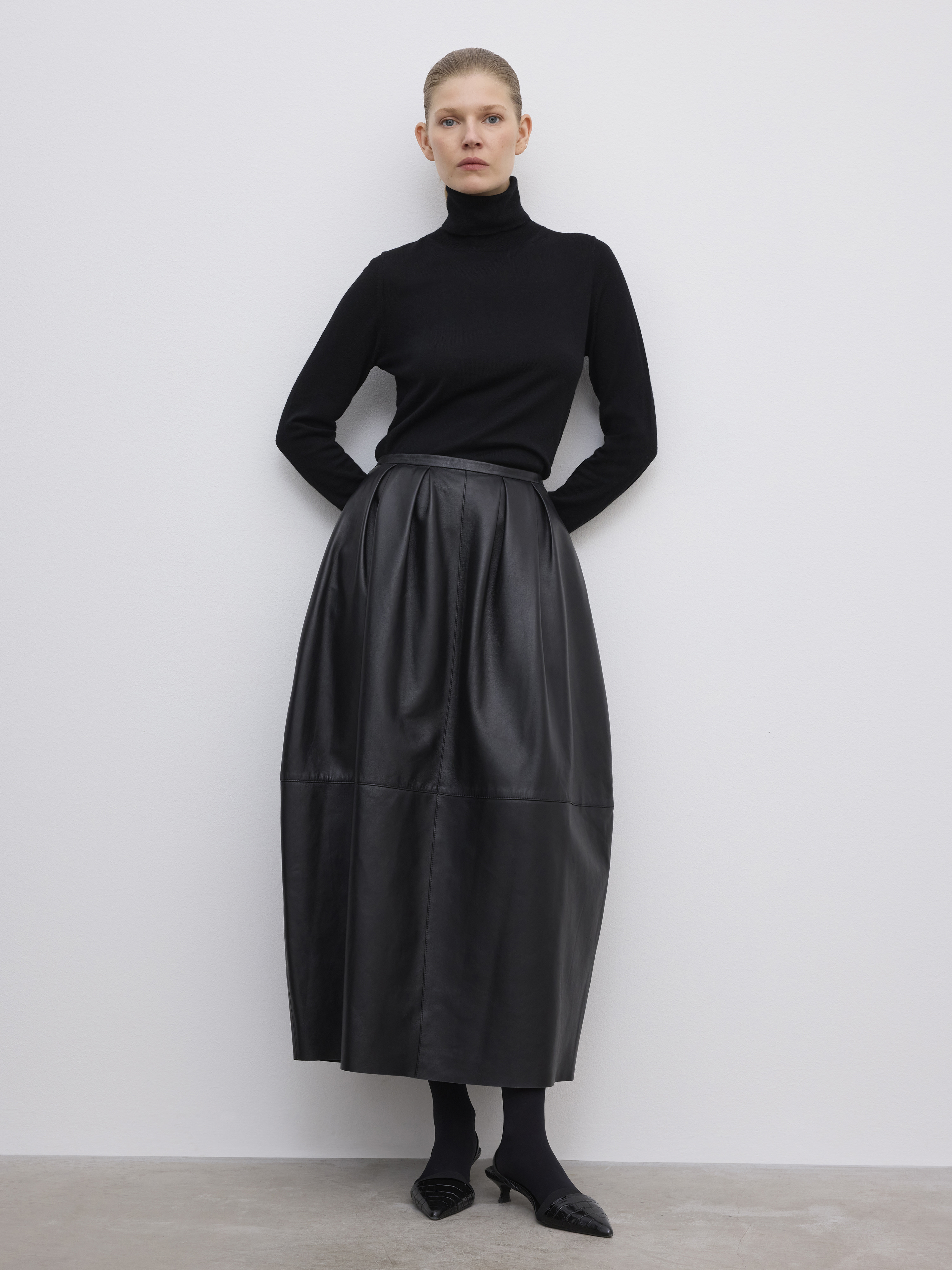 Curved Leather Skirt - 2