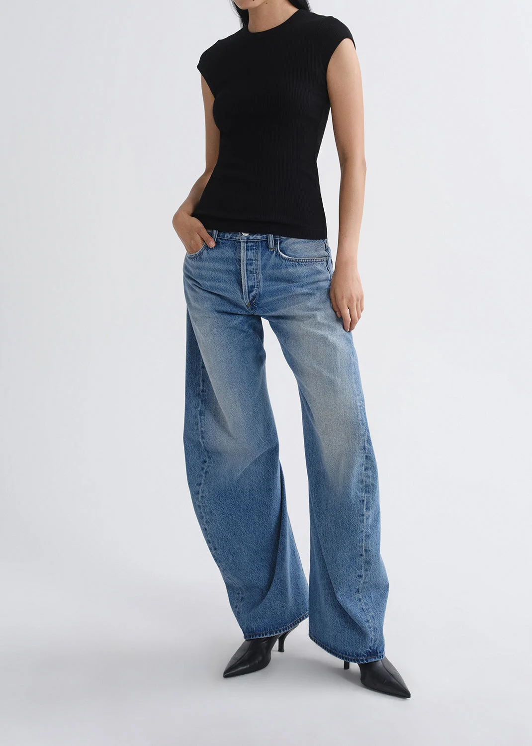 SPIRAL JEAN (WEIGHTLESS) IN VENTURE - 1
