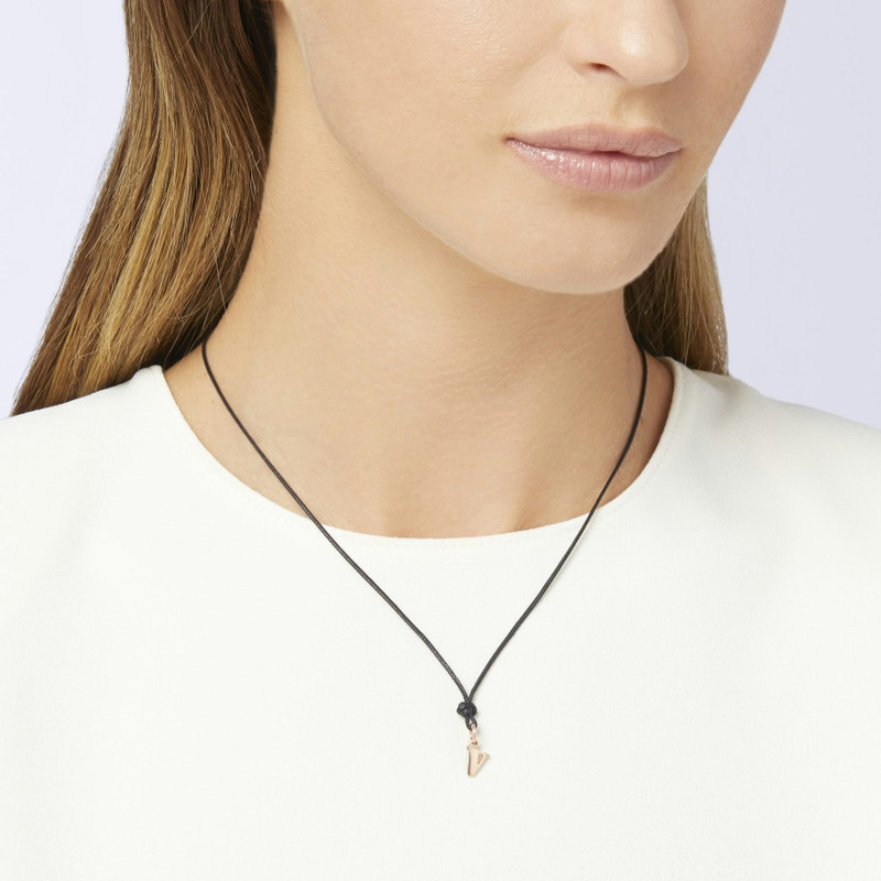 DoDo ROSE GOLD LETTER V CHARM outlook
