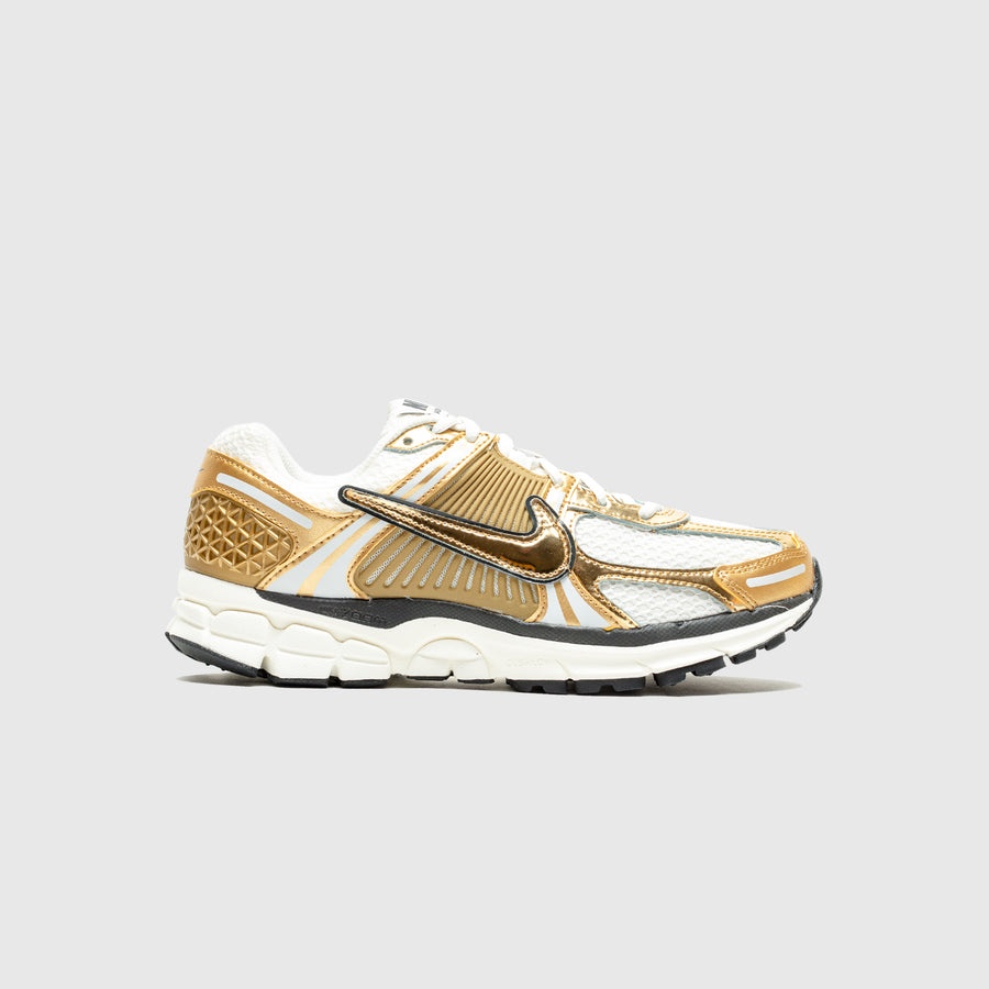 WMNS ZOOM VOMERO 5 "METALLIC GOLD" - 1