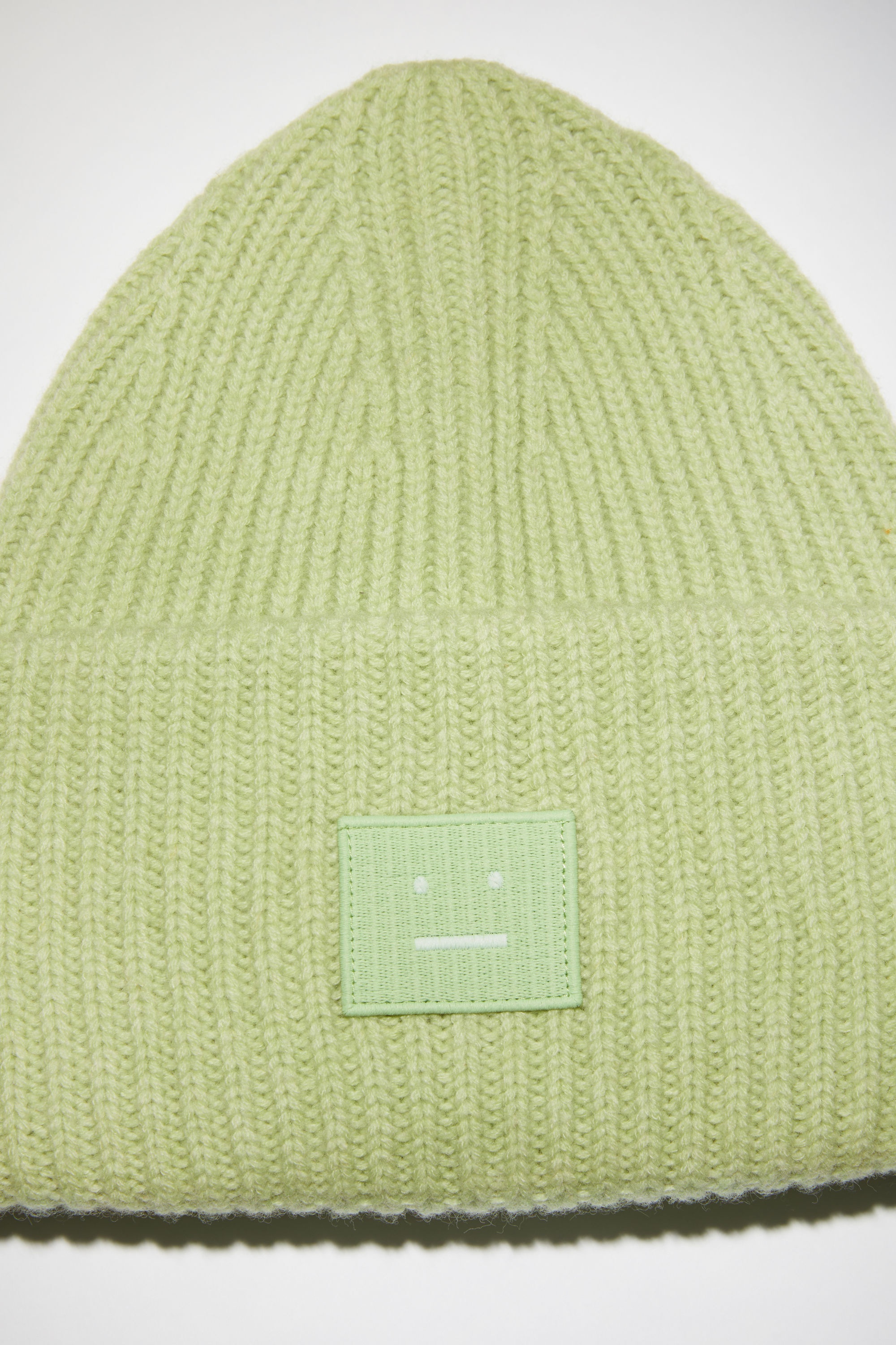 Large face logo beanie - Pale green melange - 4