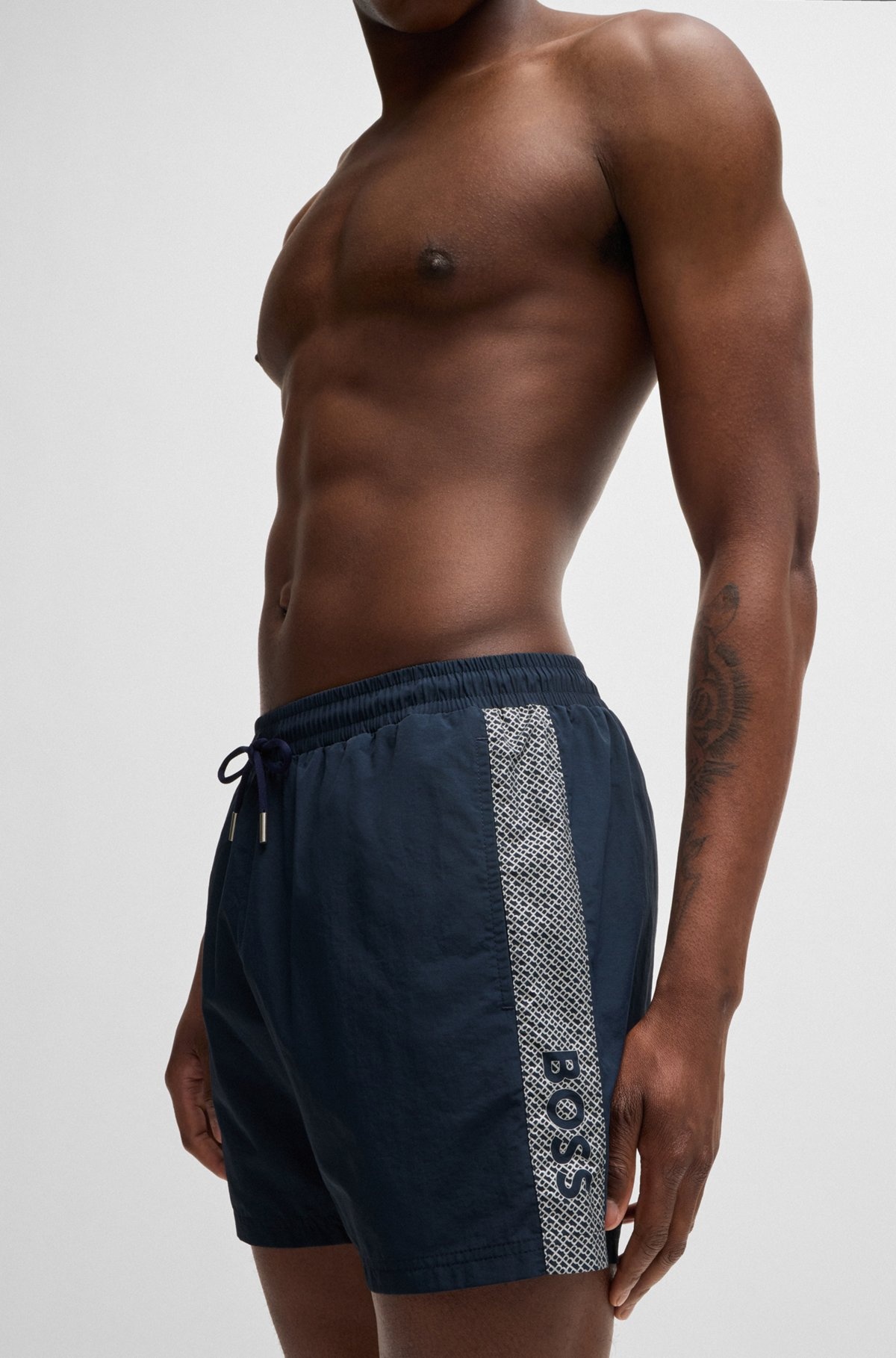QUICK-DRYING SWIM SHORTS WITH METALLIC LOGO - 3