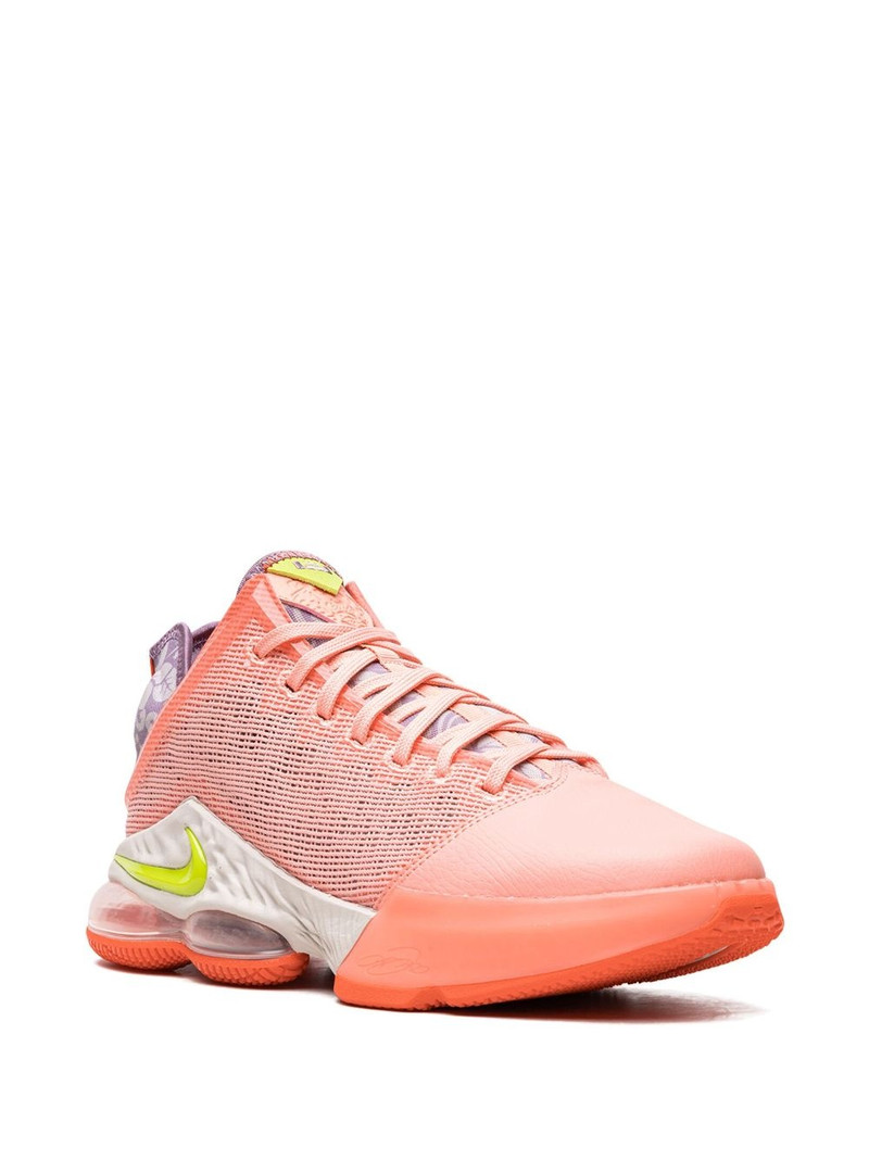 Nike LeBron XIX Low "Atomic" sneakers outlook
