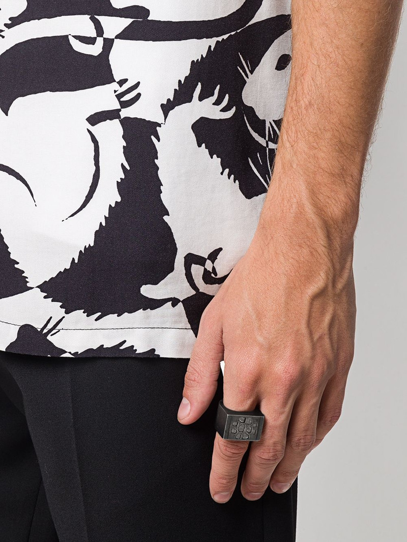 Parts of Four Kadia Mega Pavé cocktail ring outlook