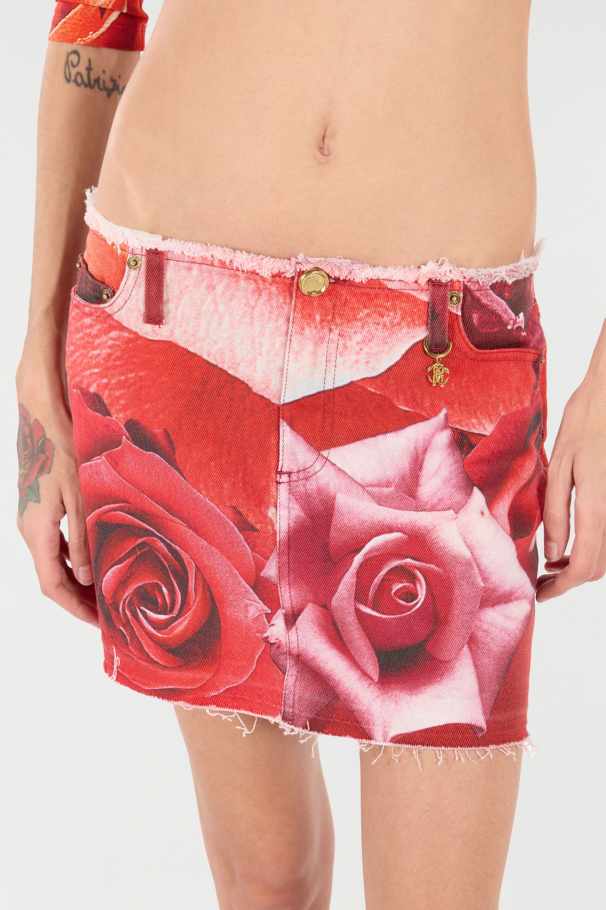 Miniskirt With Rose Print And Charm - 6