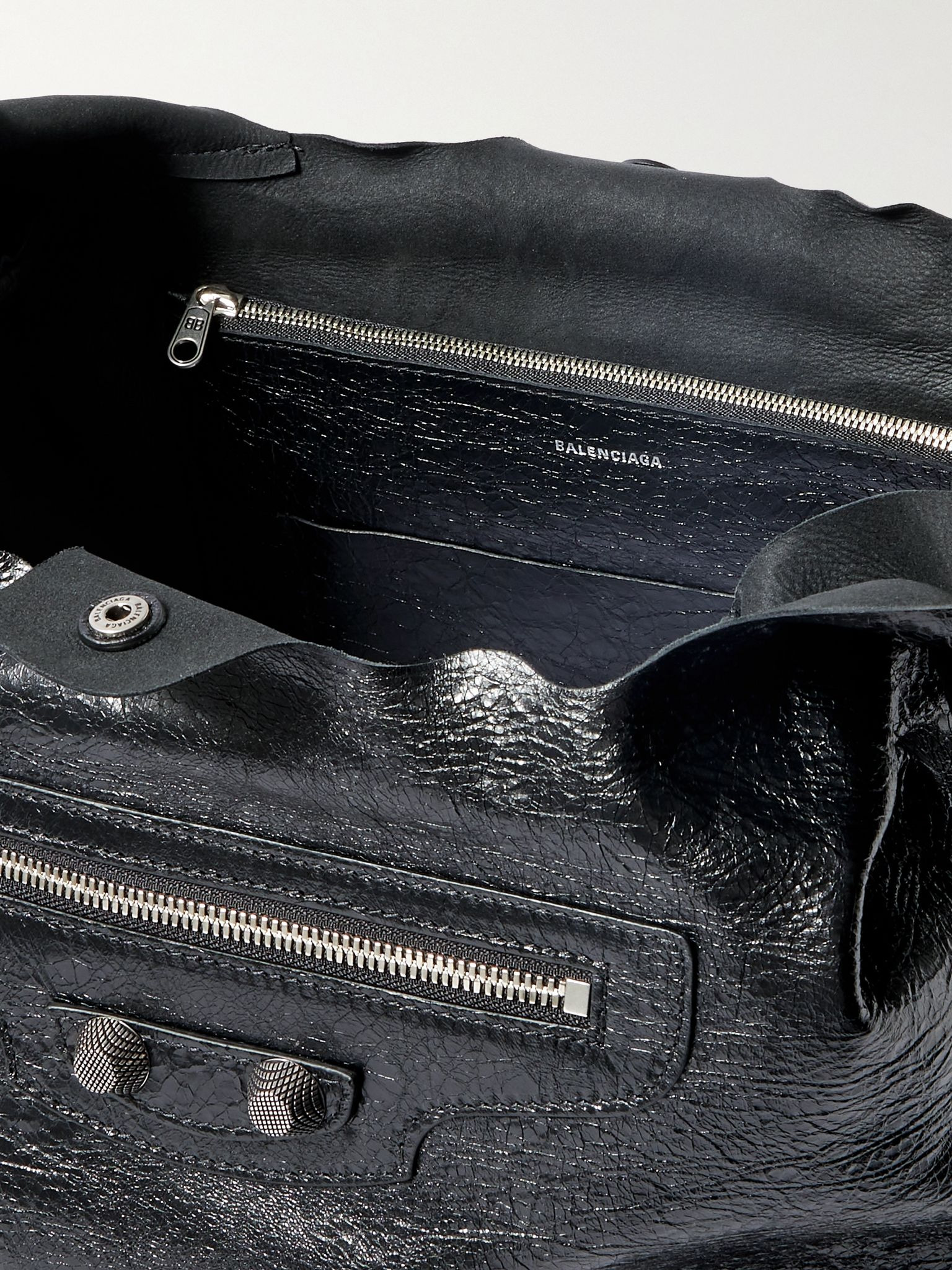 Le Cagole Studded Cracked-Leather Tote Bag Black - 5