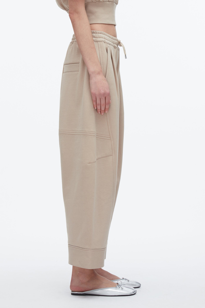 Curved Leg Cropped Sweatpant 4