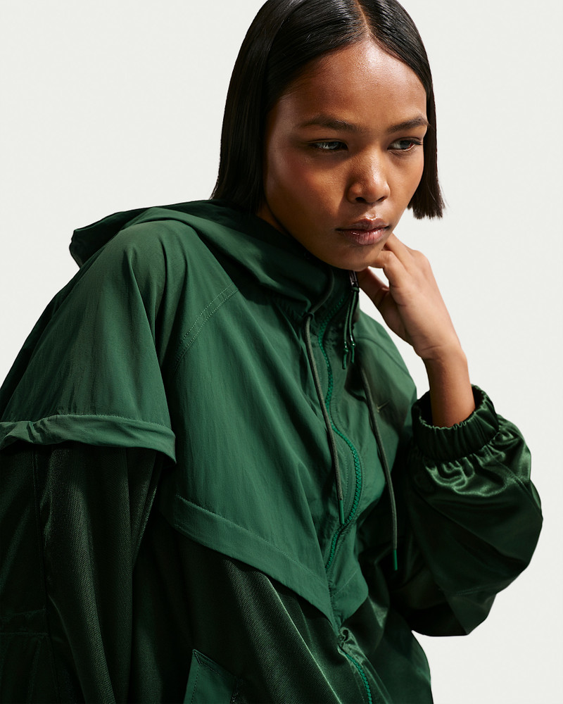 Nike Sportswear Women's Oversized Windrunner Jacket 3