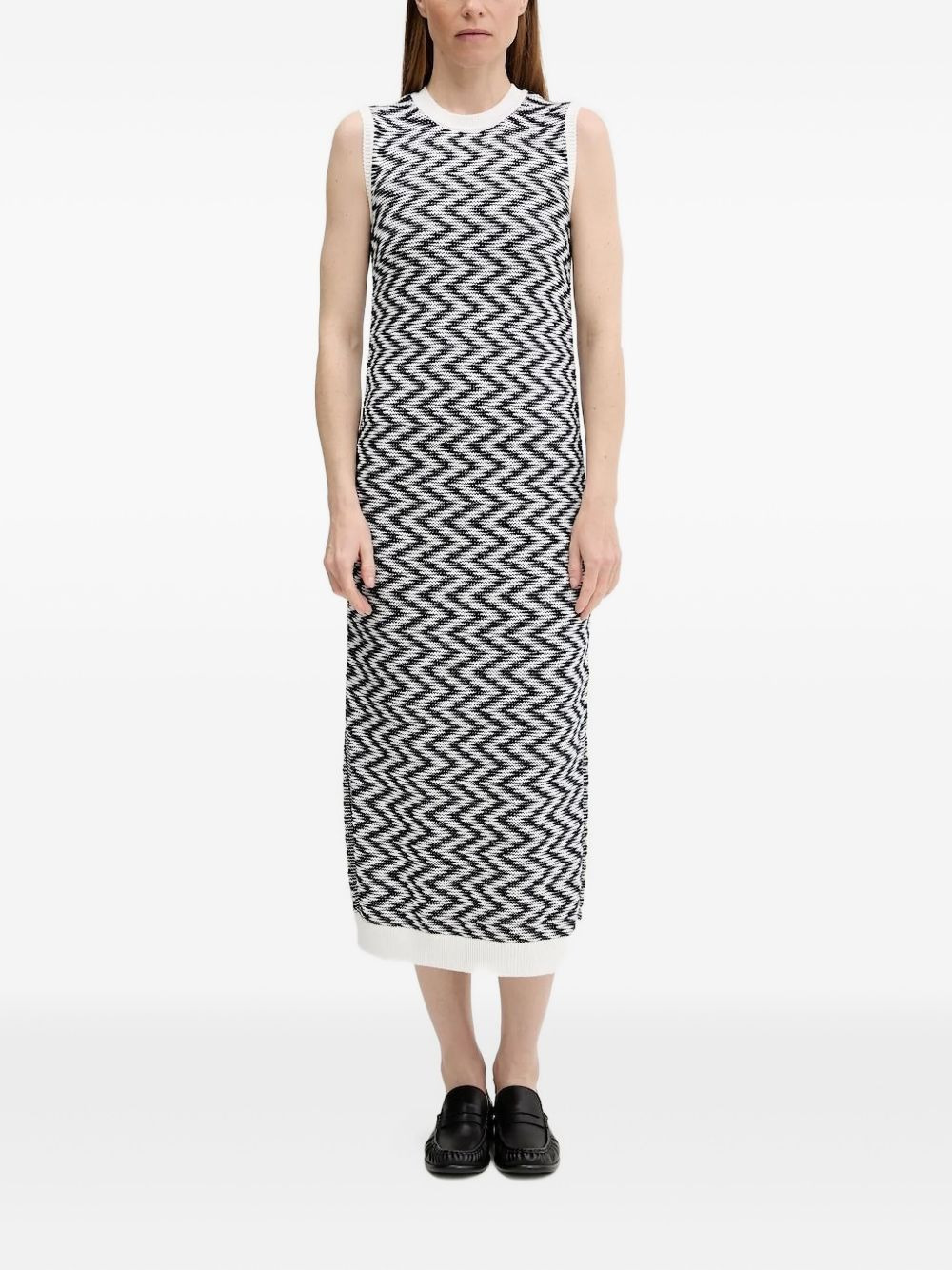 chevron-pattern sleeveless midi dress - 1