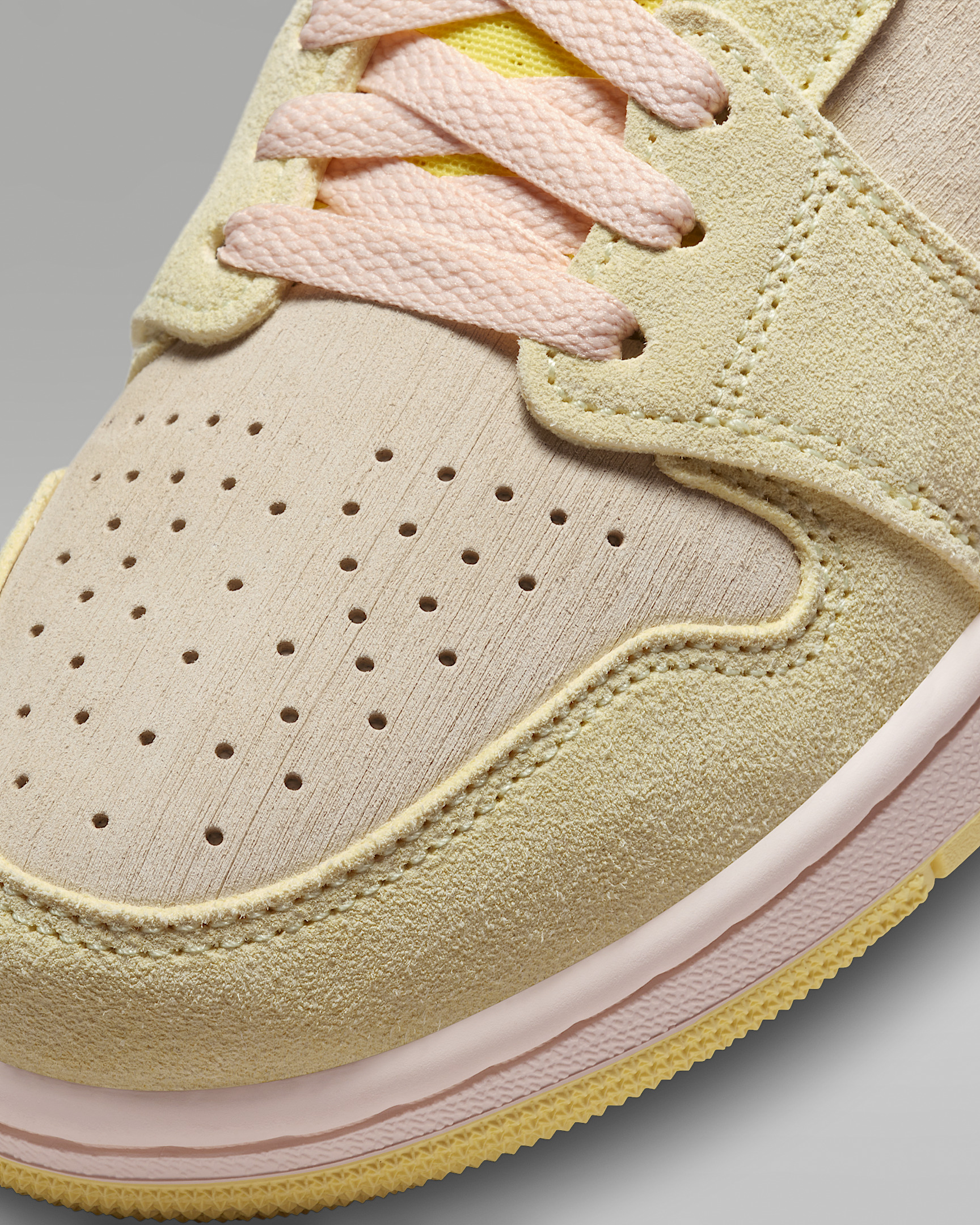Air Jordan 1 Zoom CMFT 2 Women's Shoes - 7