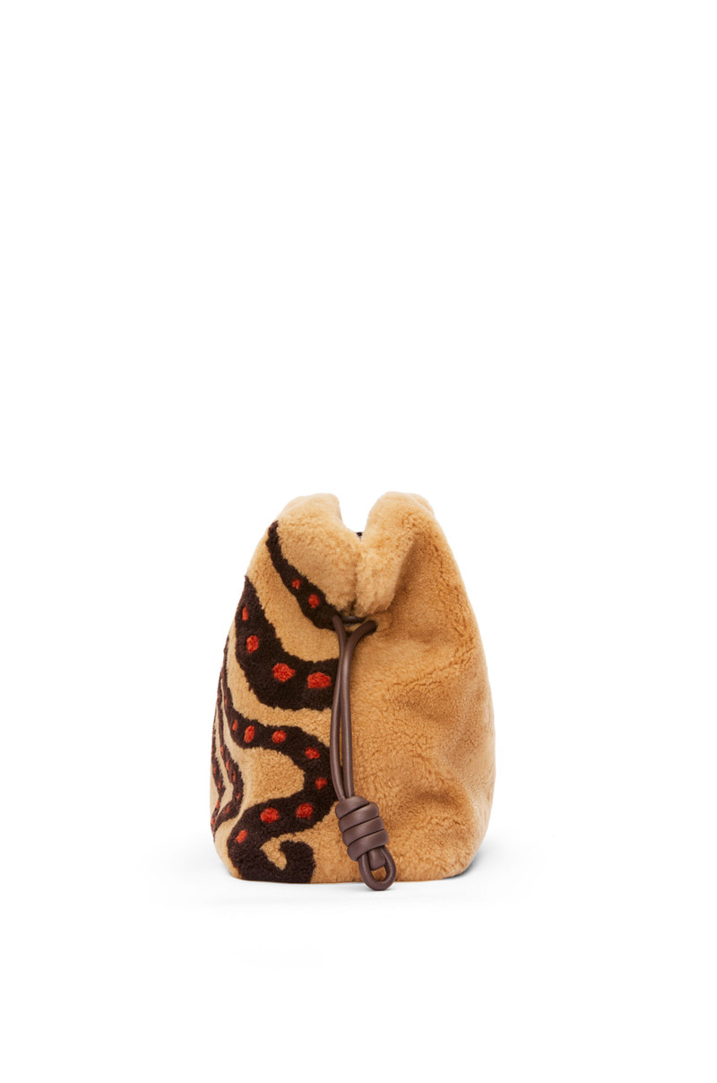 XL Flamenco clutch octopus in shearling 4