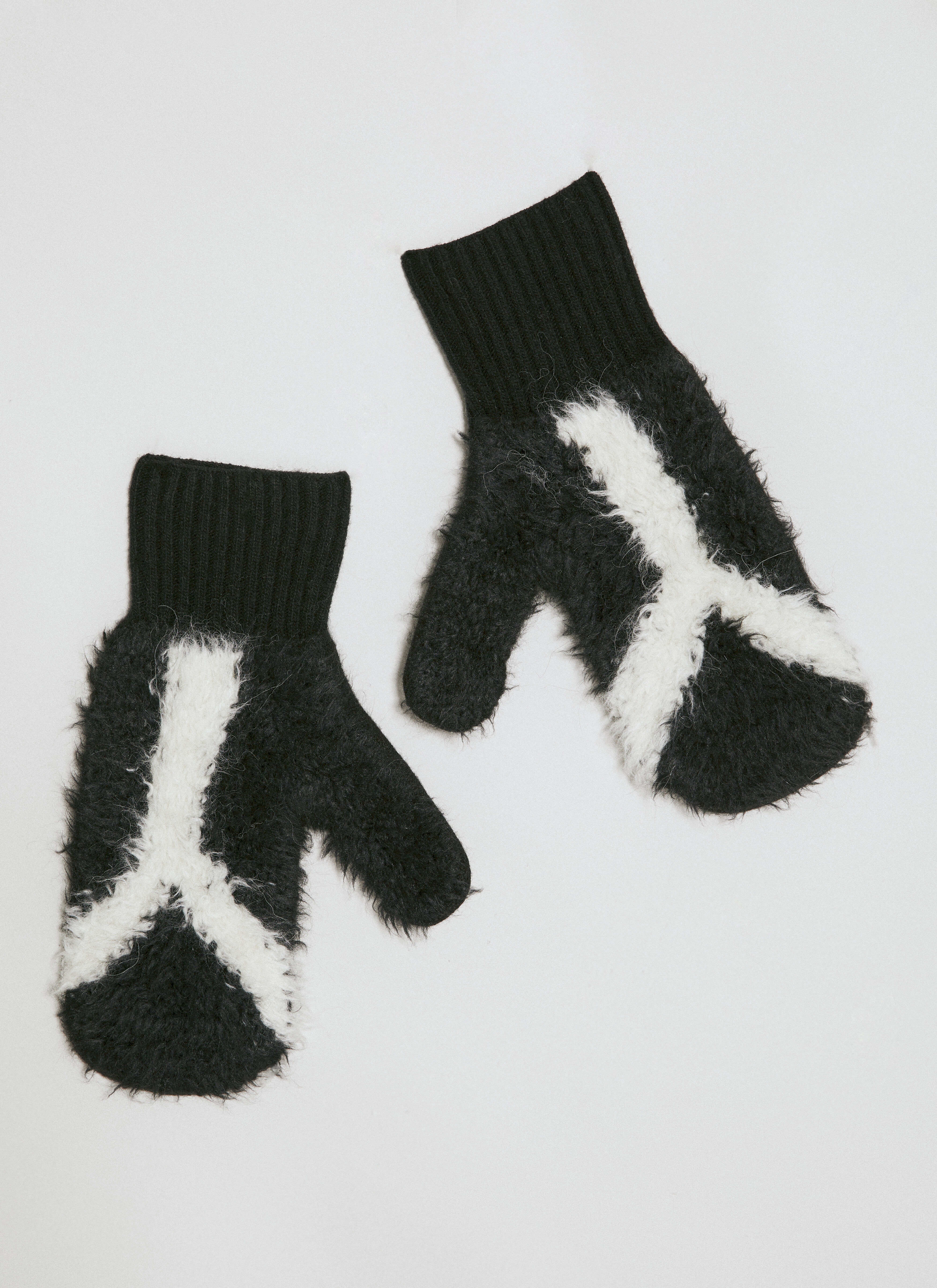 Y-3 Fuzzy Logo Gloves | REVERSIBLE