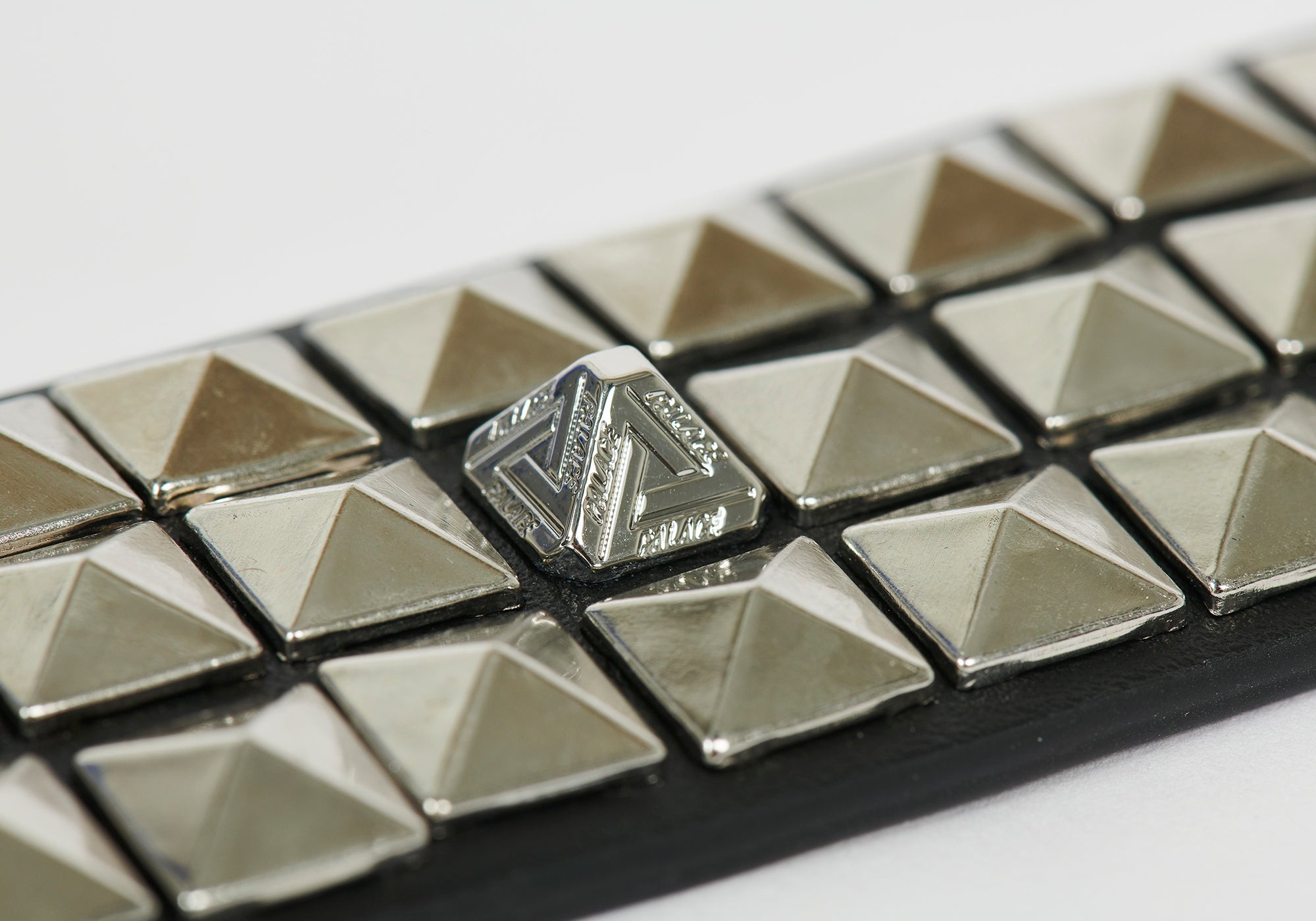 PALACE STUDDED BELT BLACK | REVERSIBLE