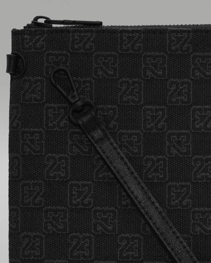 Jordan Monogram Pouch (0.98L) 5