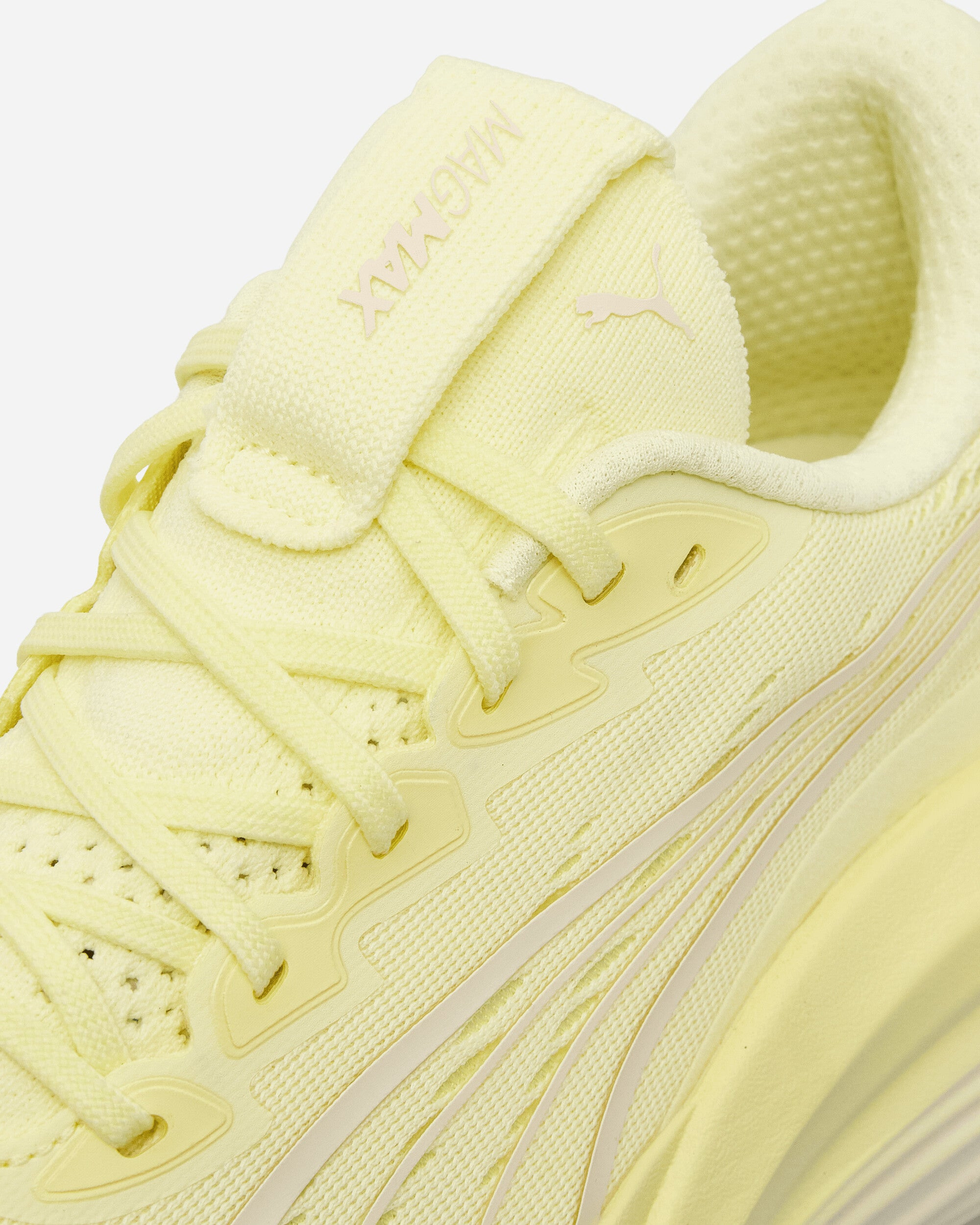 Women's MagMax NITRO Sneakers Gold Moon - 6