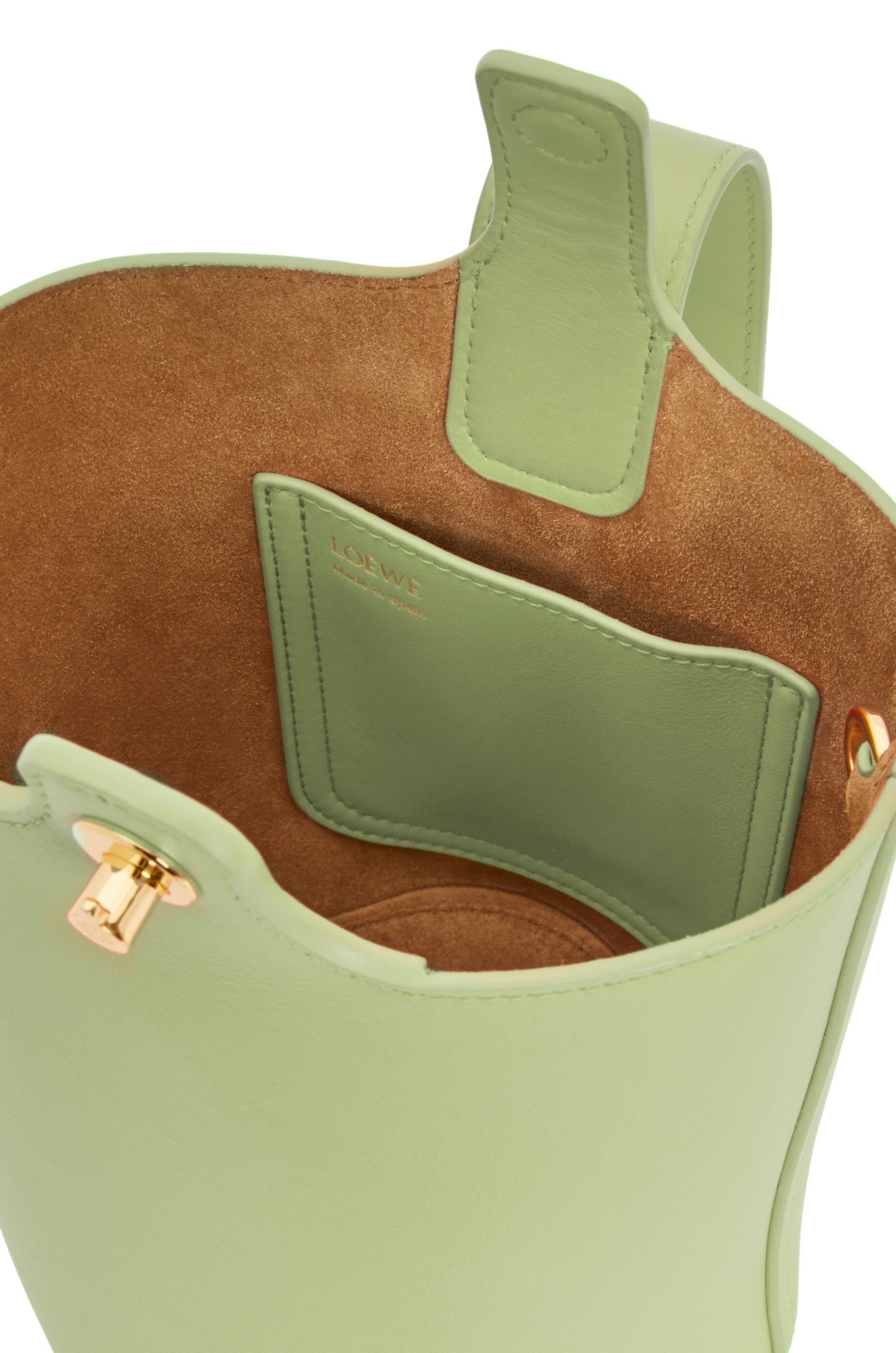 Mini Pebble bucket in mellow calfskin - 7