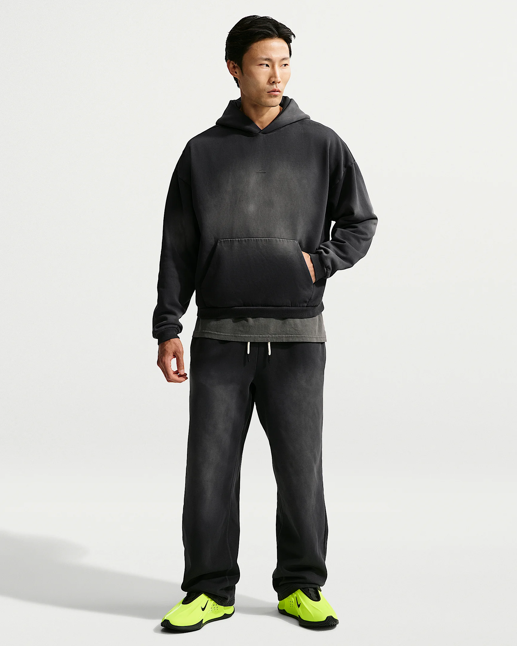 Nike Standard Issue Men's Brushed Heavy Oversized Basketball Pants - 1