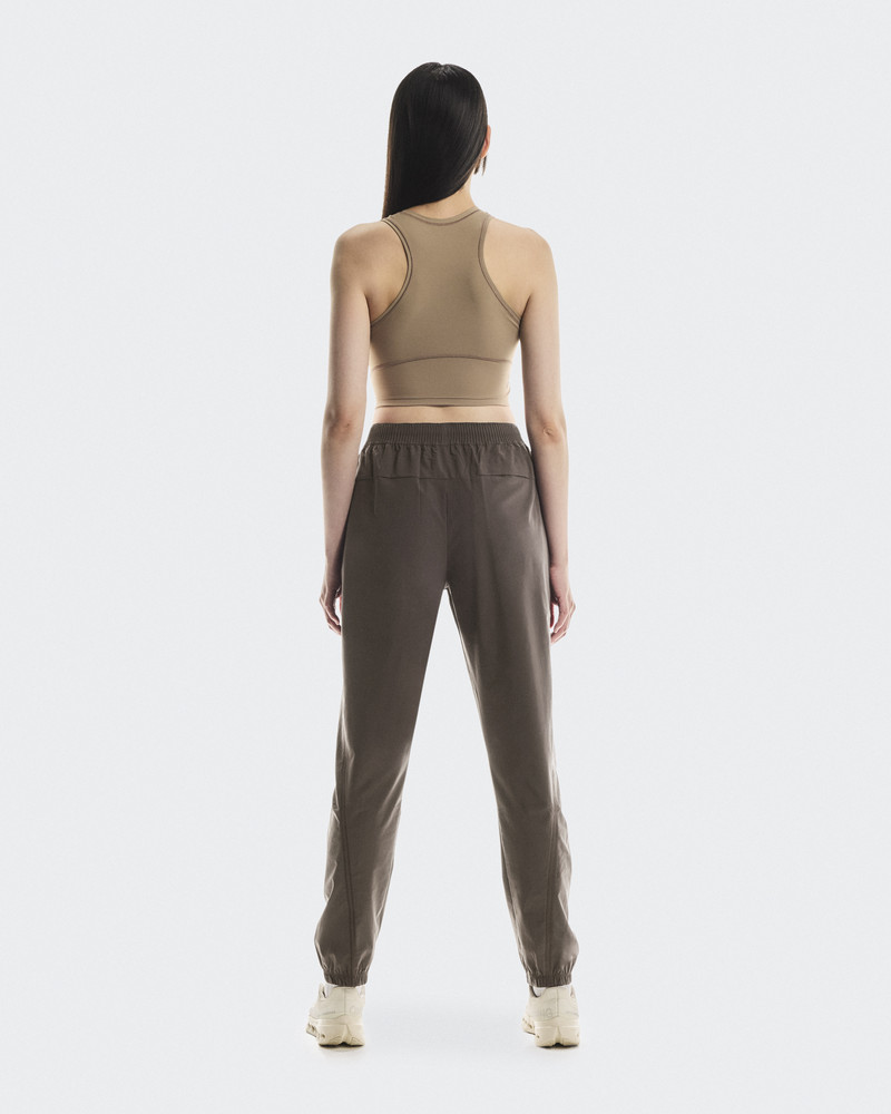 On Studio Crop outlook