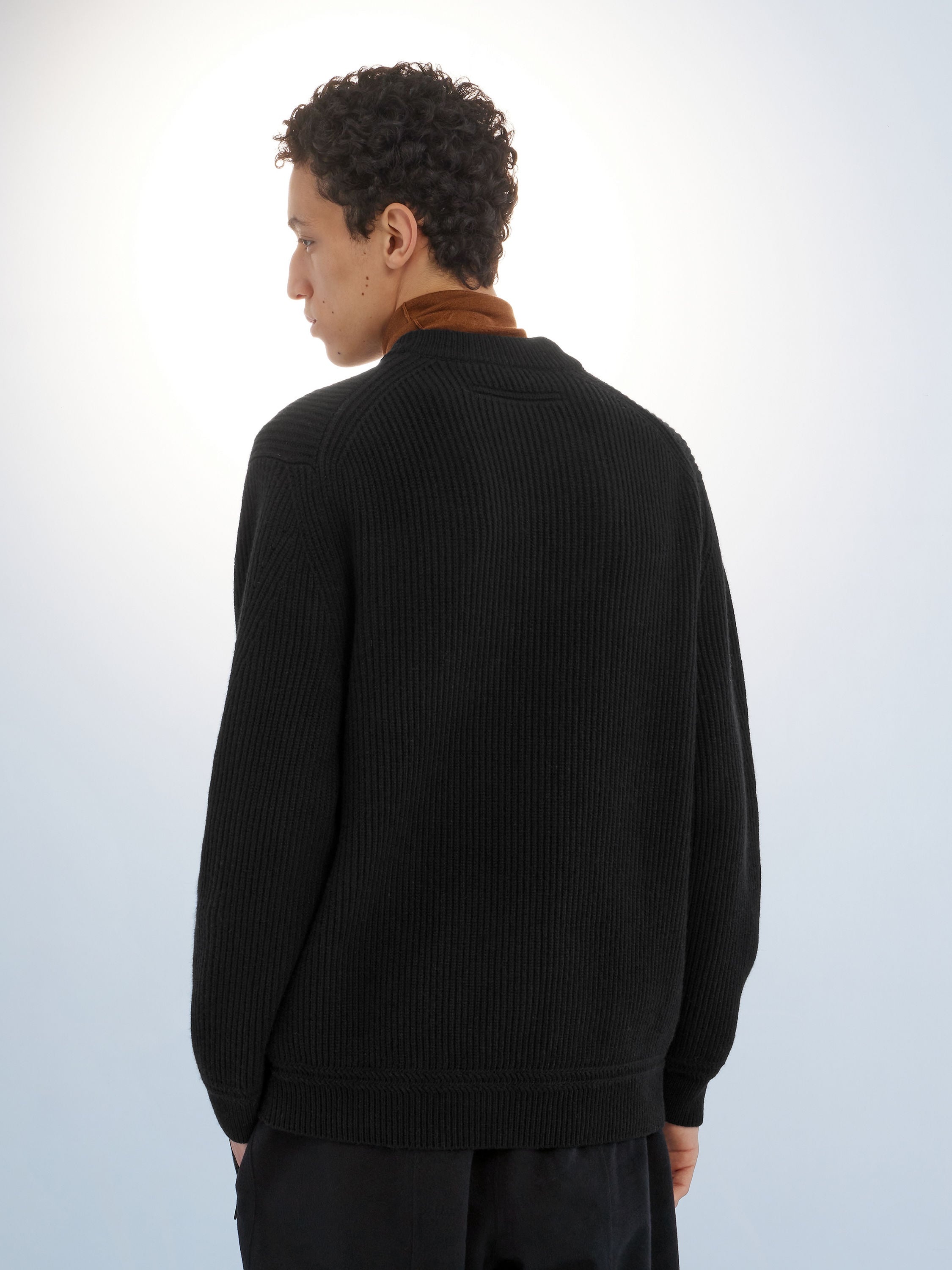 BLACK OASI CASHMERE CREWNECK - 3