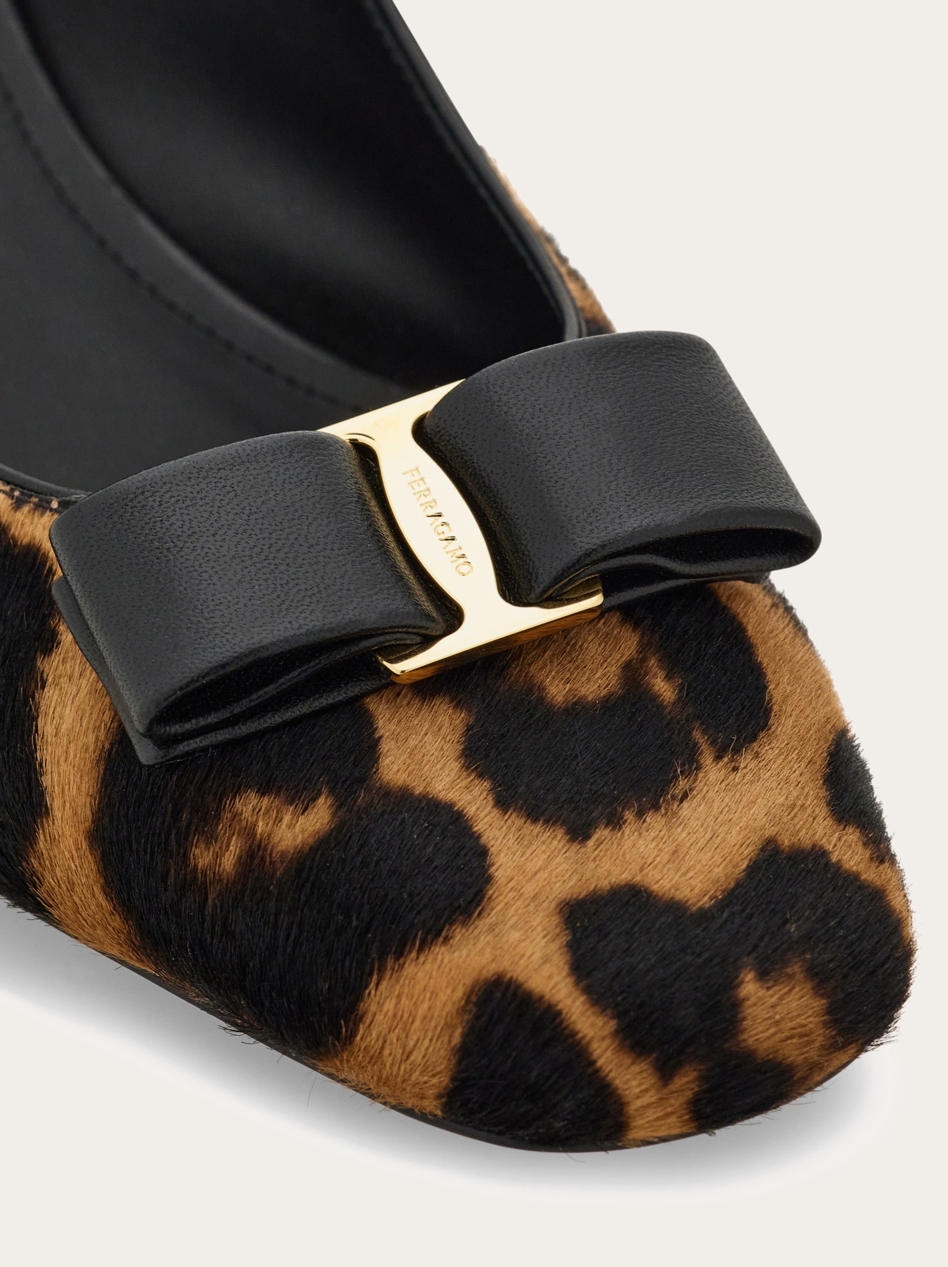 Iconic bow pump - 5
