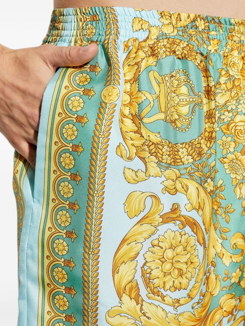 Barocco-print silk shorts - 5