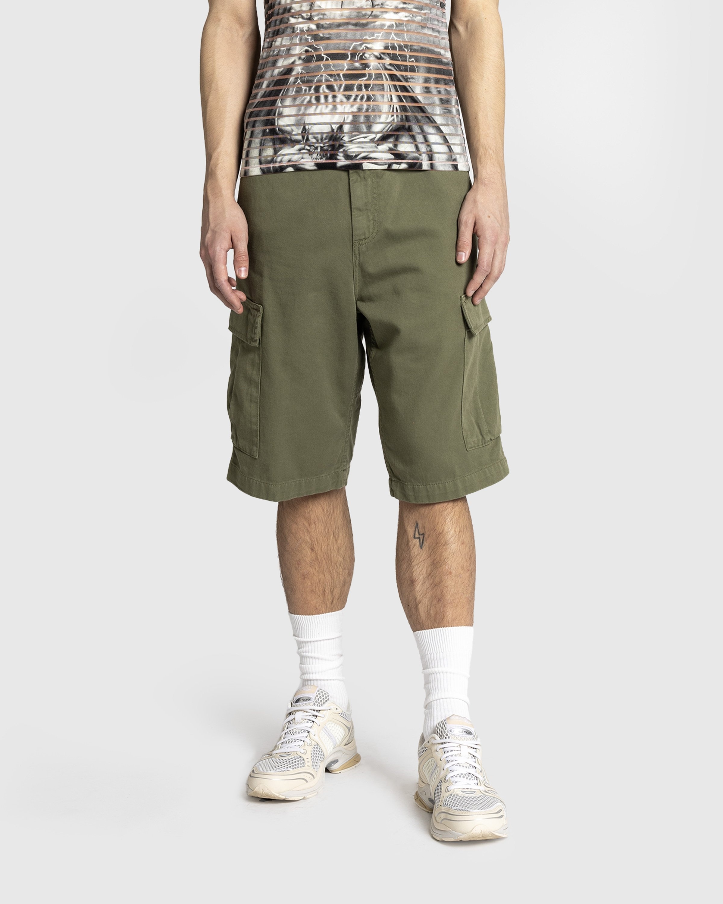 Carhartt WIP – Regular Cargo Short Dollar Green/Garment Dyed - 2