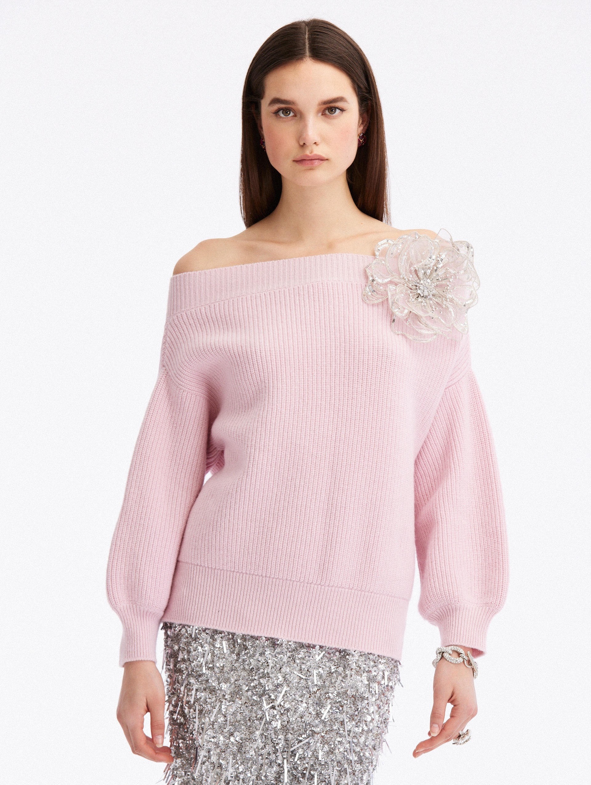 OFF SHOULDER FLORAL APPLIQUÉ PULLOVER - 1