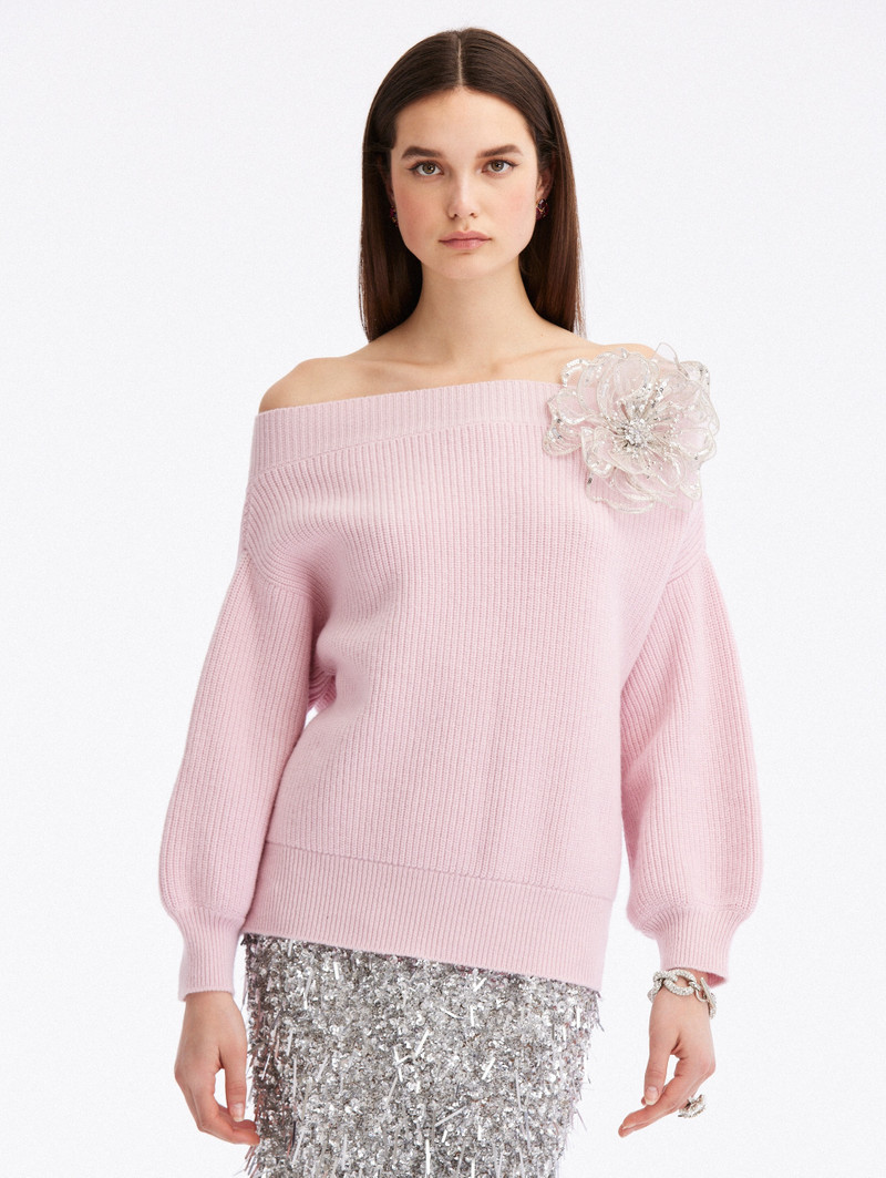 OFF SHOULDER FLORAL APPLIQUÉ PULLOVER 1
