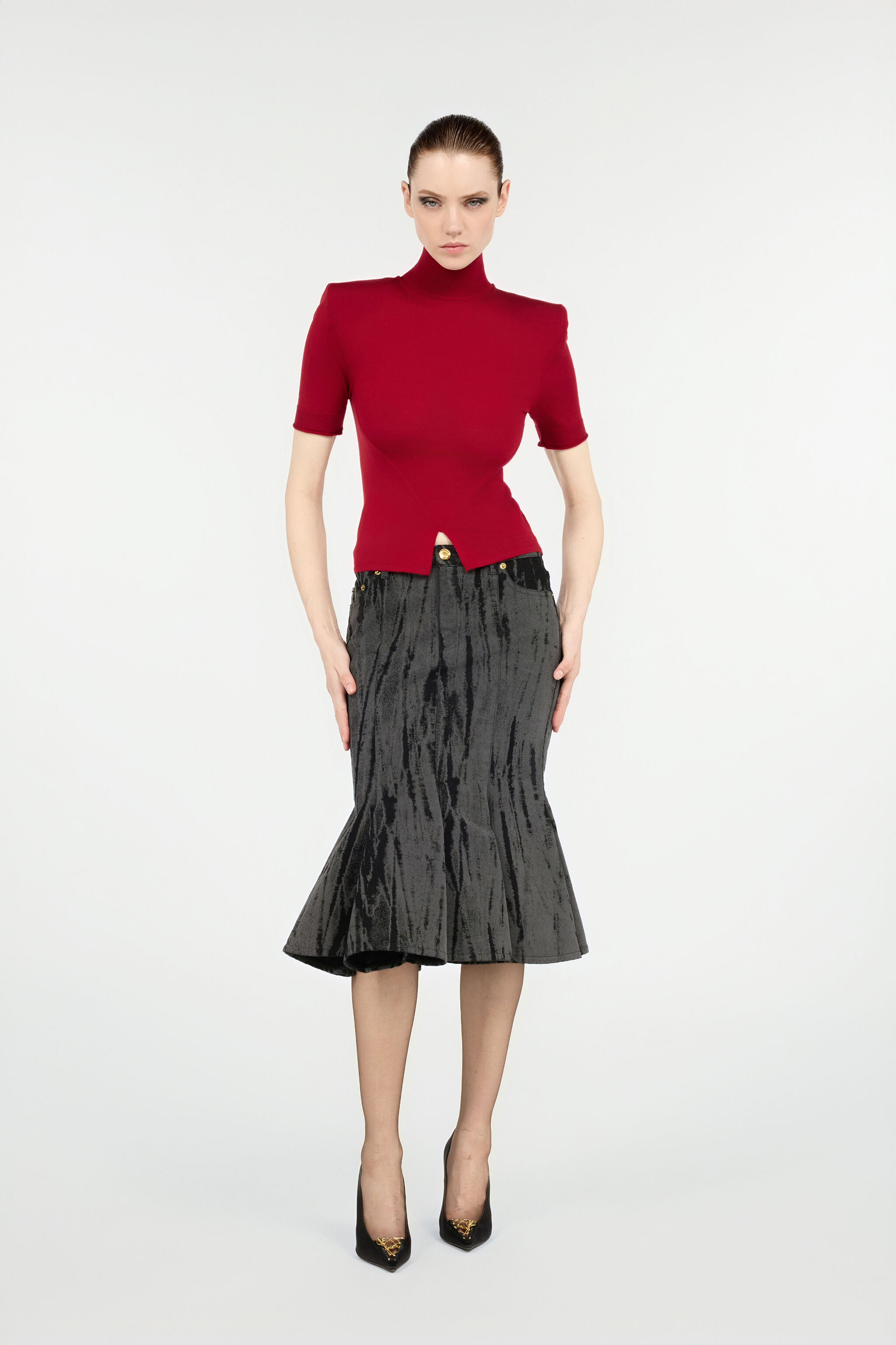 Black Denim Skirt With A Streak Effect - 2