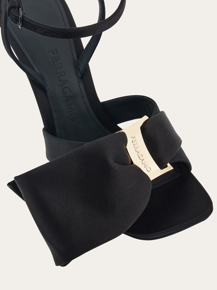 サンダル・ミュール Ferragamo Sandal With Asymmetrical Bow Ferragamo Sandal With Asymmetric Bow | italist