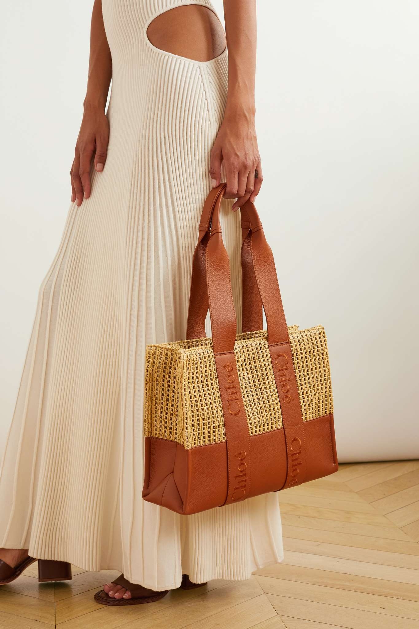 Woody medium raffia and embroidered textured-leather tote - 2