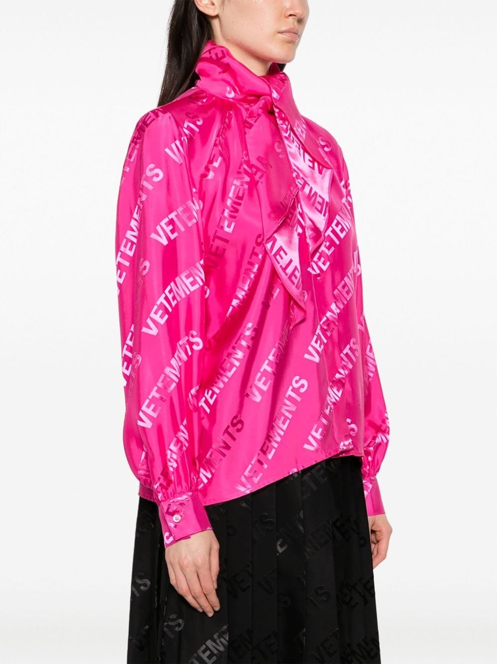 Tシャツ・カットソー VETEMENTS FW23 'Monogram' blouse (WE54SH100H HOTPINK) VETEMENTS FW23 'Monogram' blouse (WE54SH100H HOTPINK