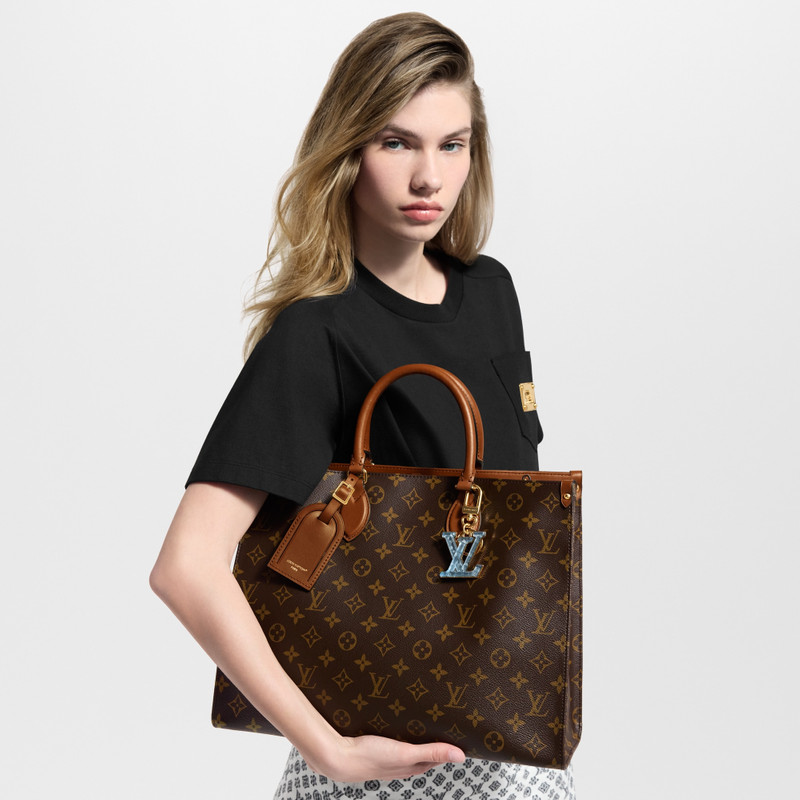 LV Gloss Key Holder 3