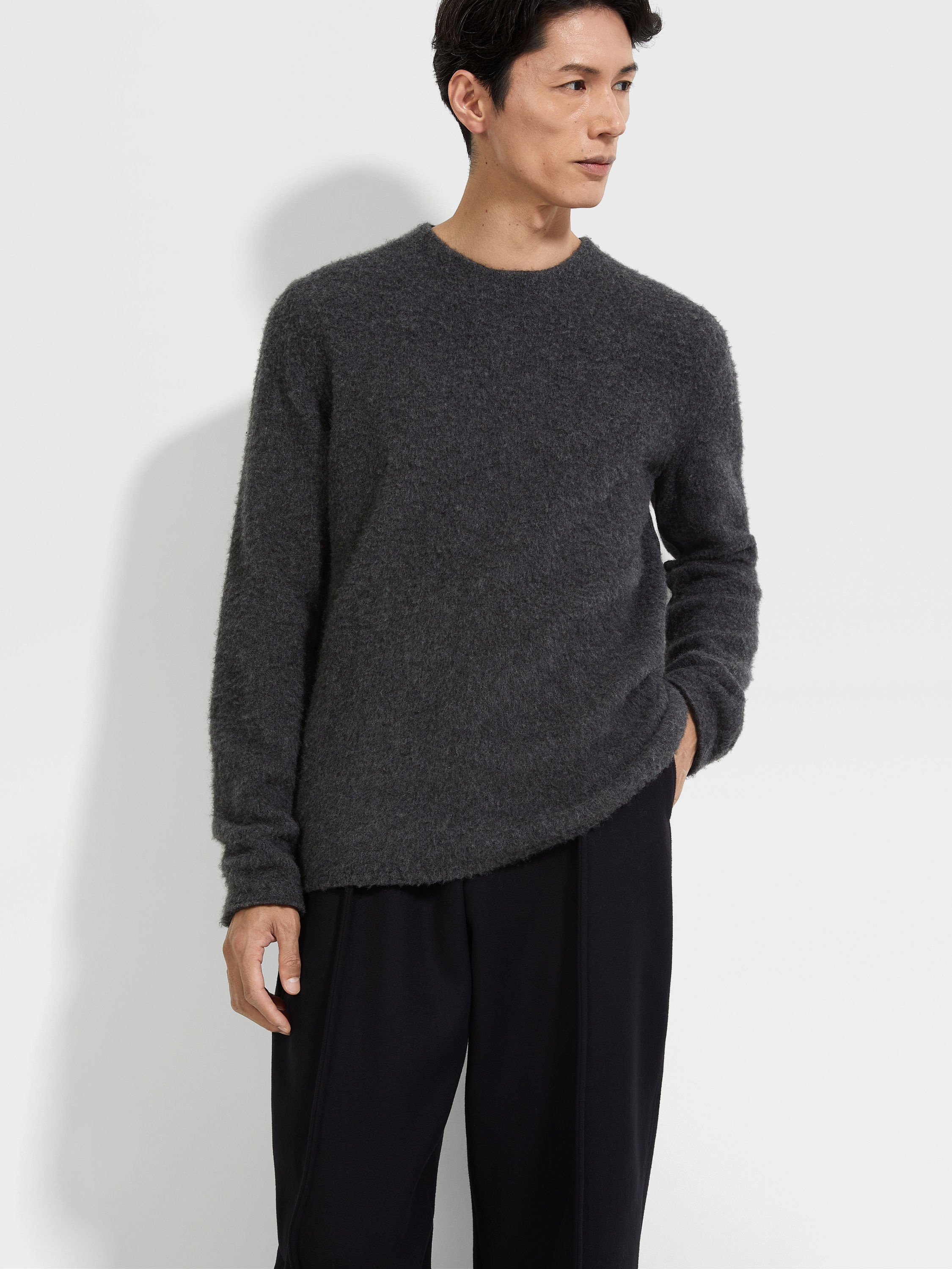 DARK GREY MÉLANGE OASI CASHMERE CREWNECK - 3